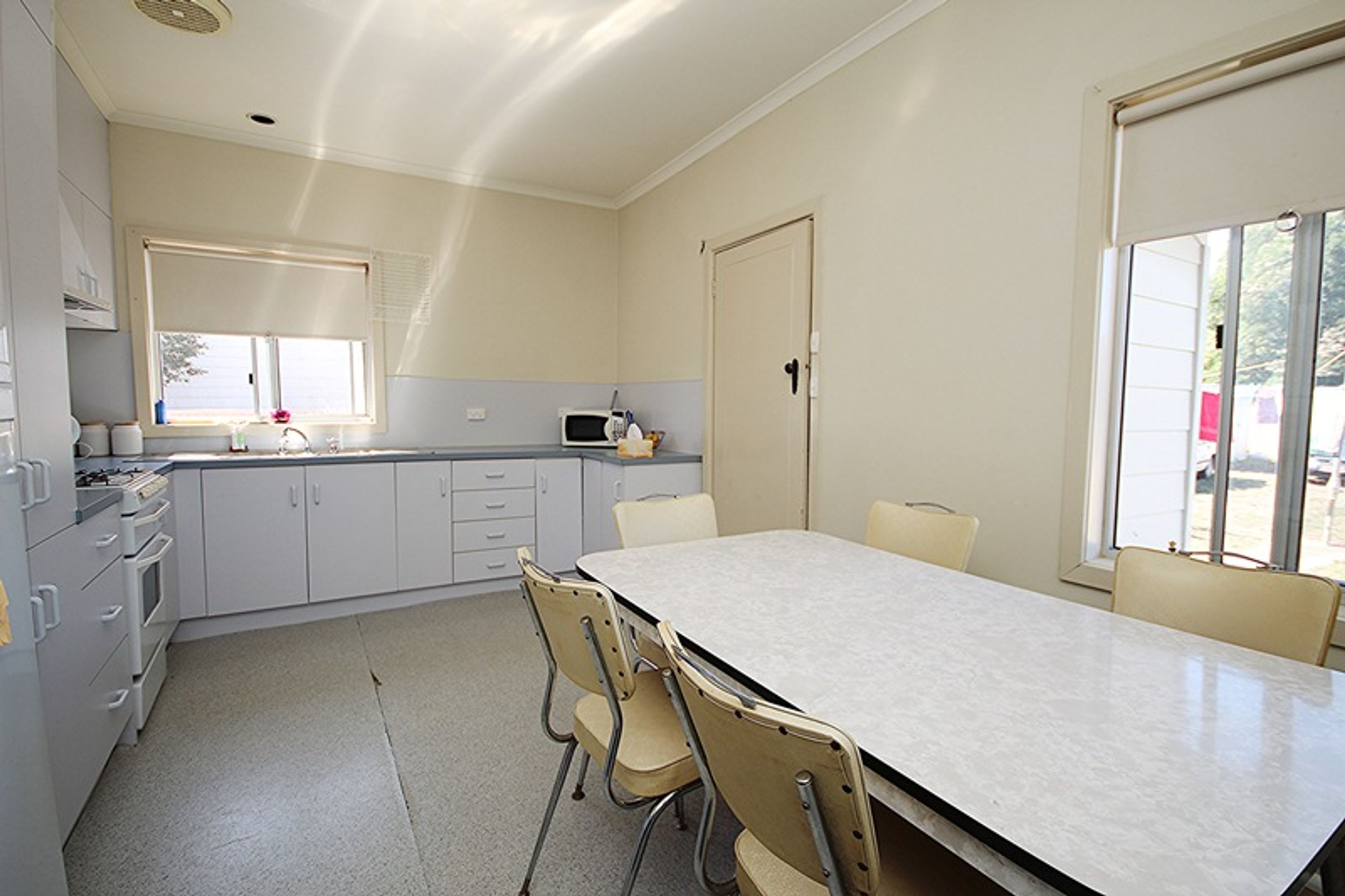 17 Philip Street, Horsham VIC 3400, Horsham - Thumbnail 4
