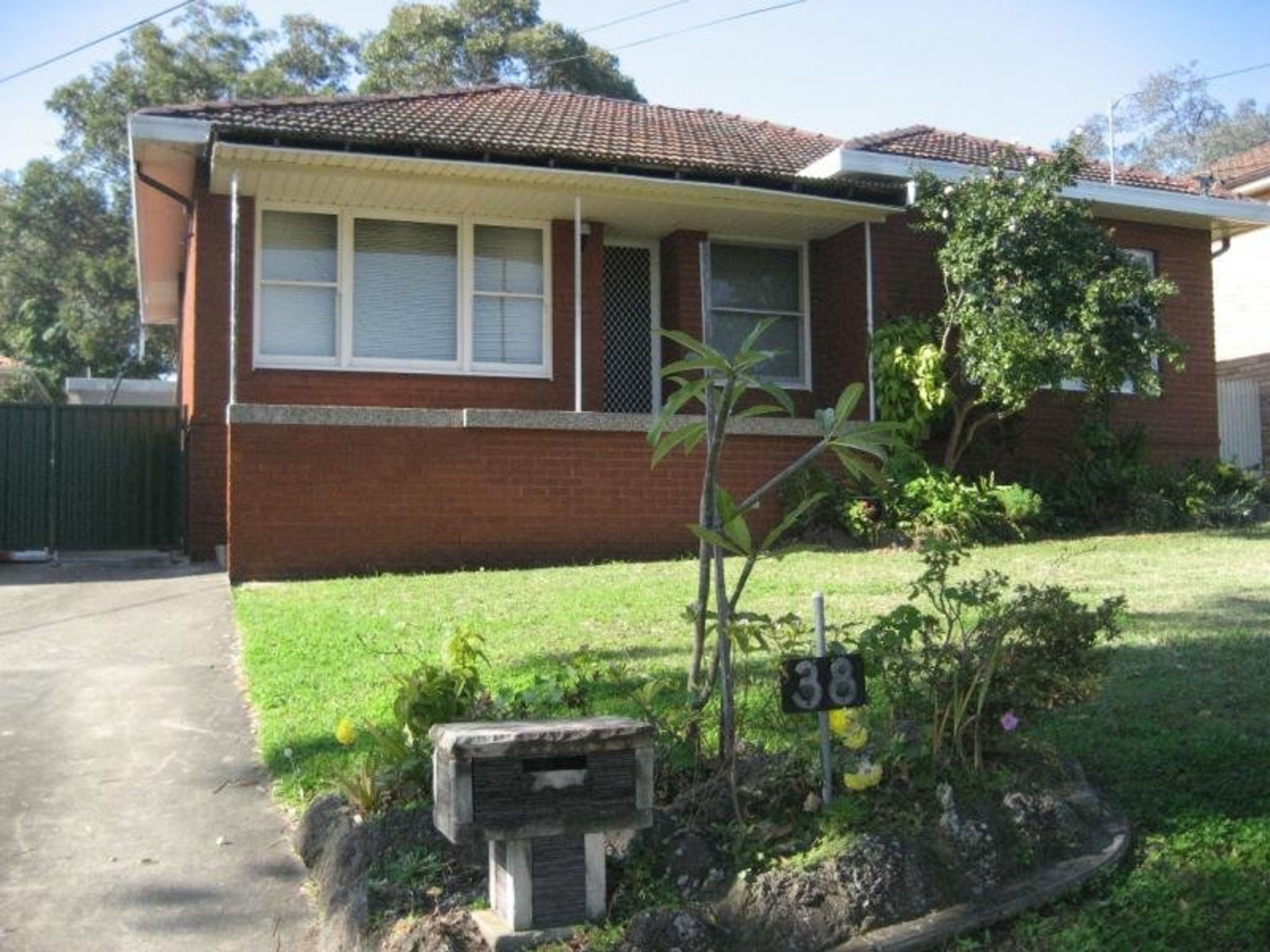 38 Clarke (South) St, Peakhurst, Peakhurst - Thumbnail 2