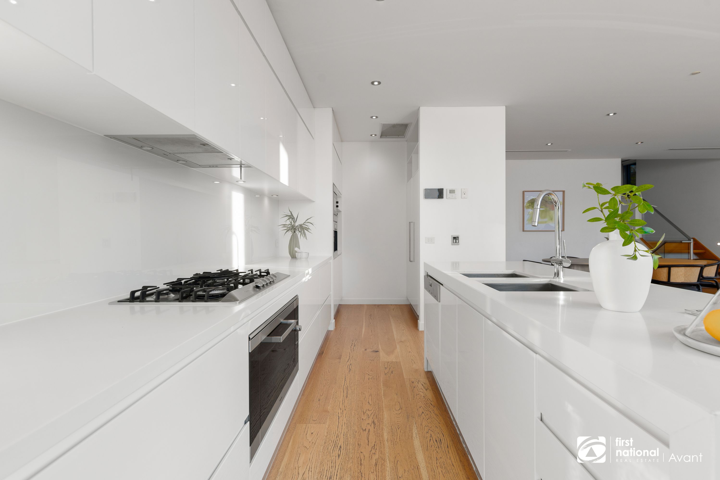 6 Guest Close, Kew - Thumbnail 7
