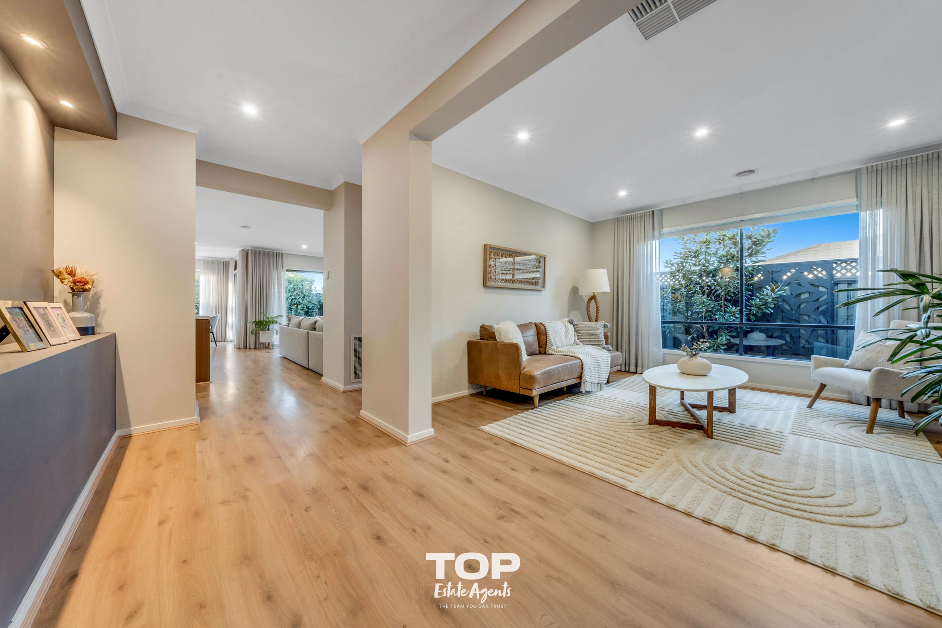 21 Marblelight Way, Clyde North - Thumbnail 6