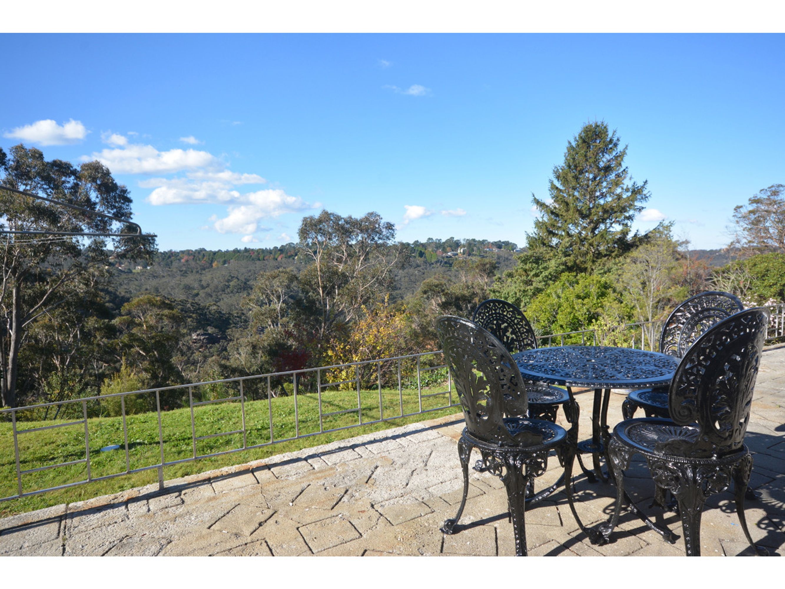 10 Banksia Park Road, Katoomba - Thumbnail 2