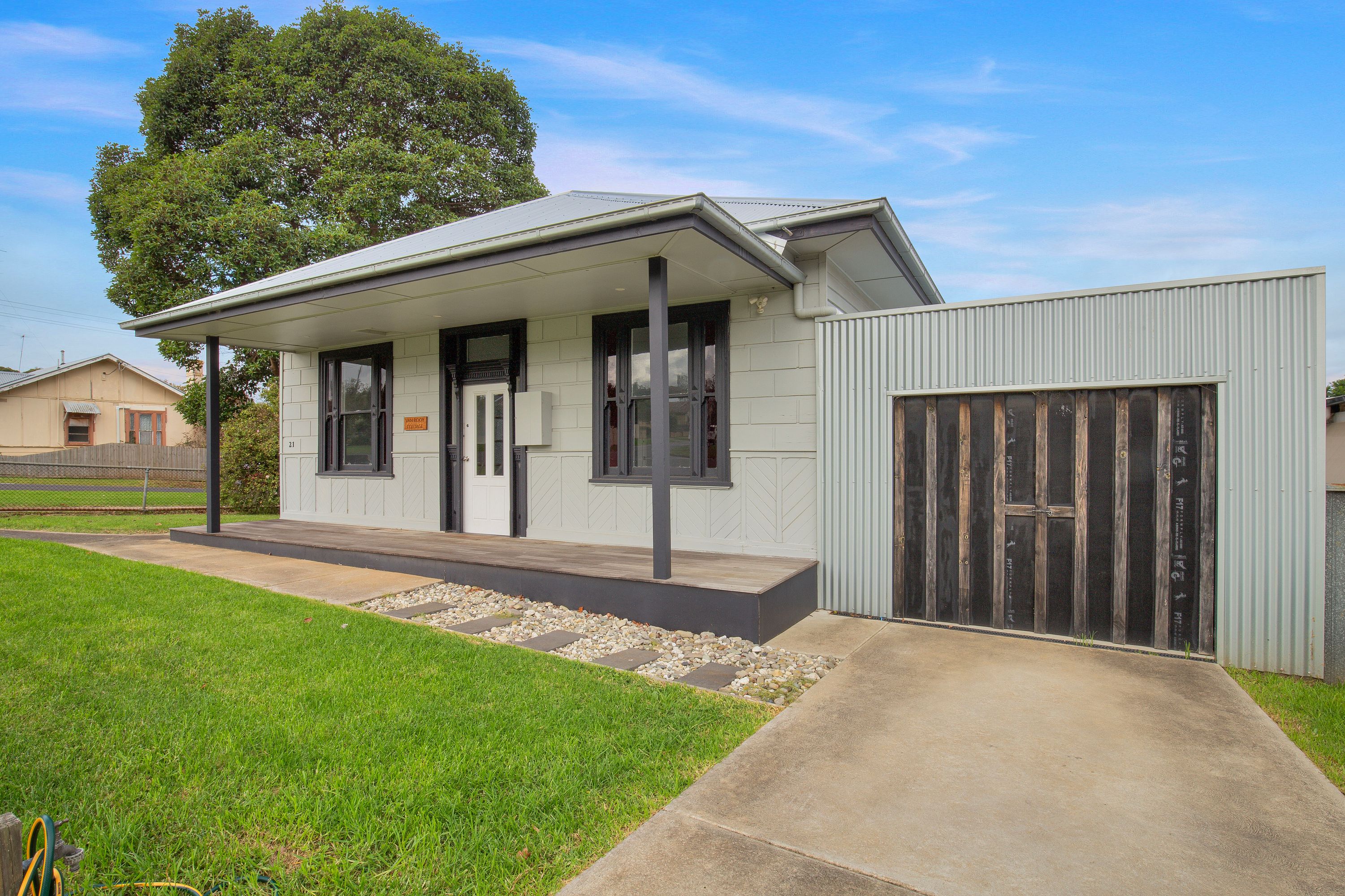 21 Young Street, Leongatha, Leongatha - Image 1