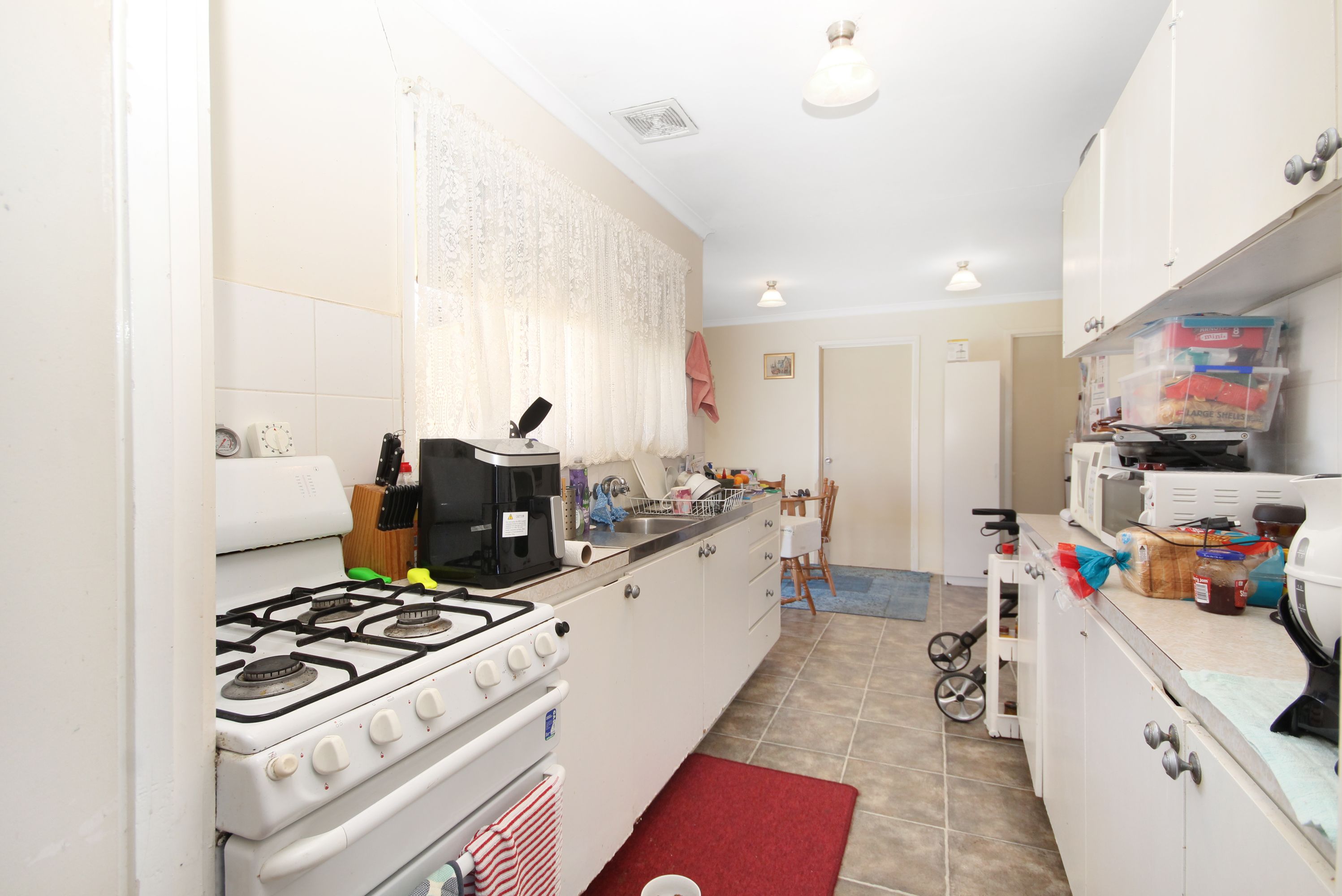 11 Shirley Street, Horsham VIC 3400, Horsham - Thumbnail 2