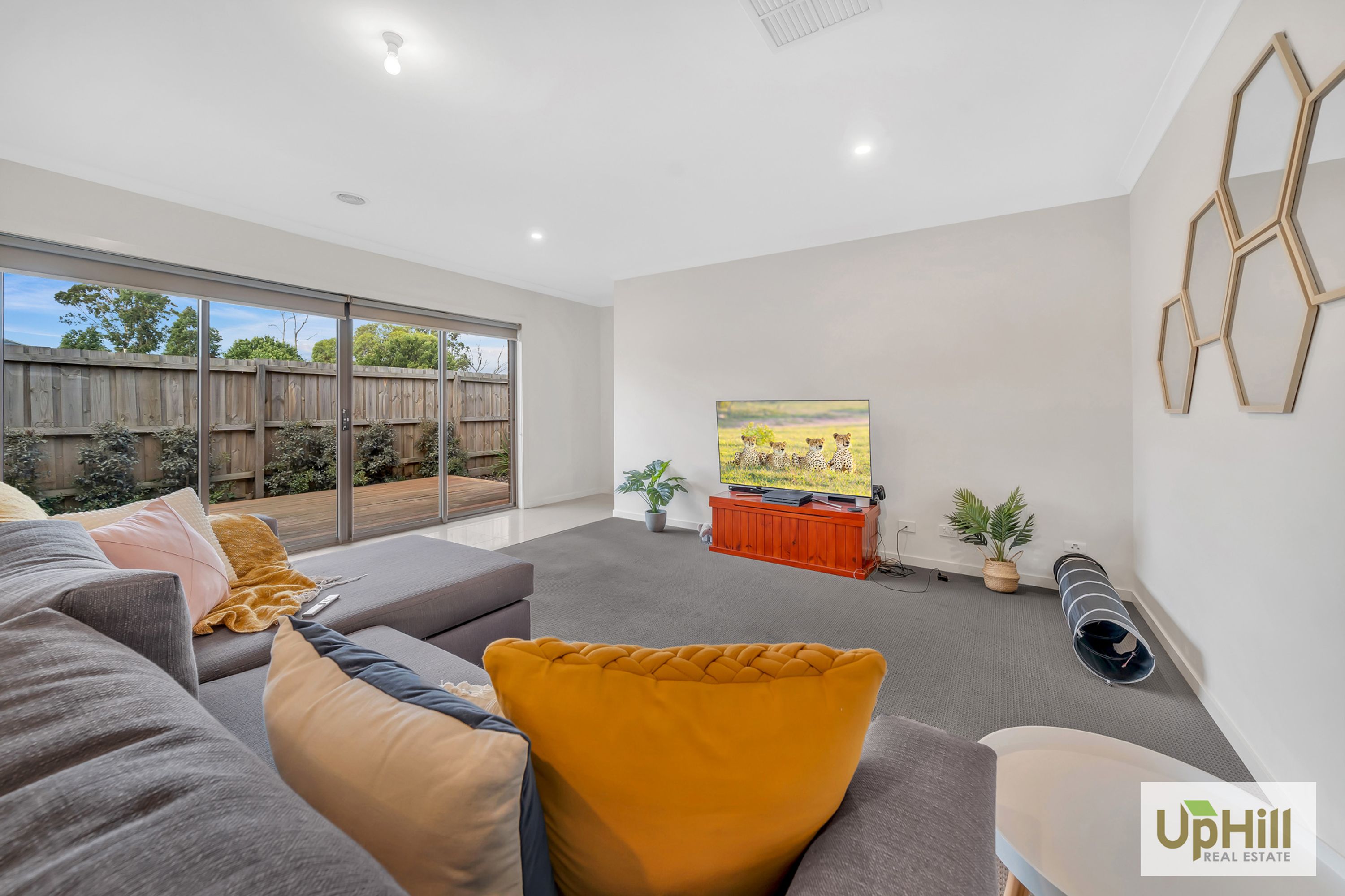 5 CREEKTON CLOSE, Pakenham - Thumbnail 3