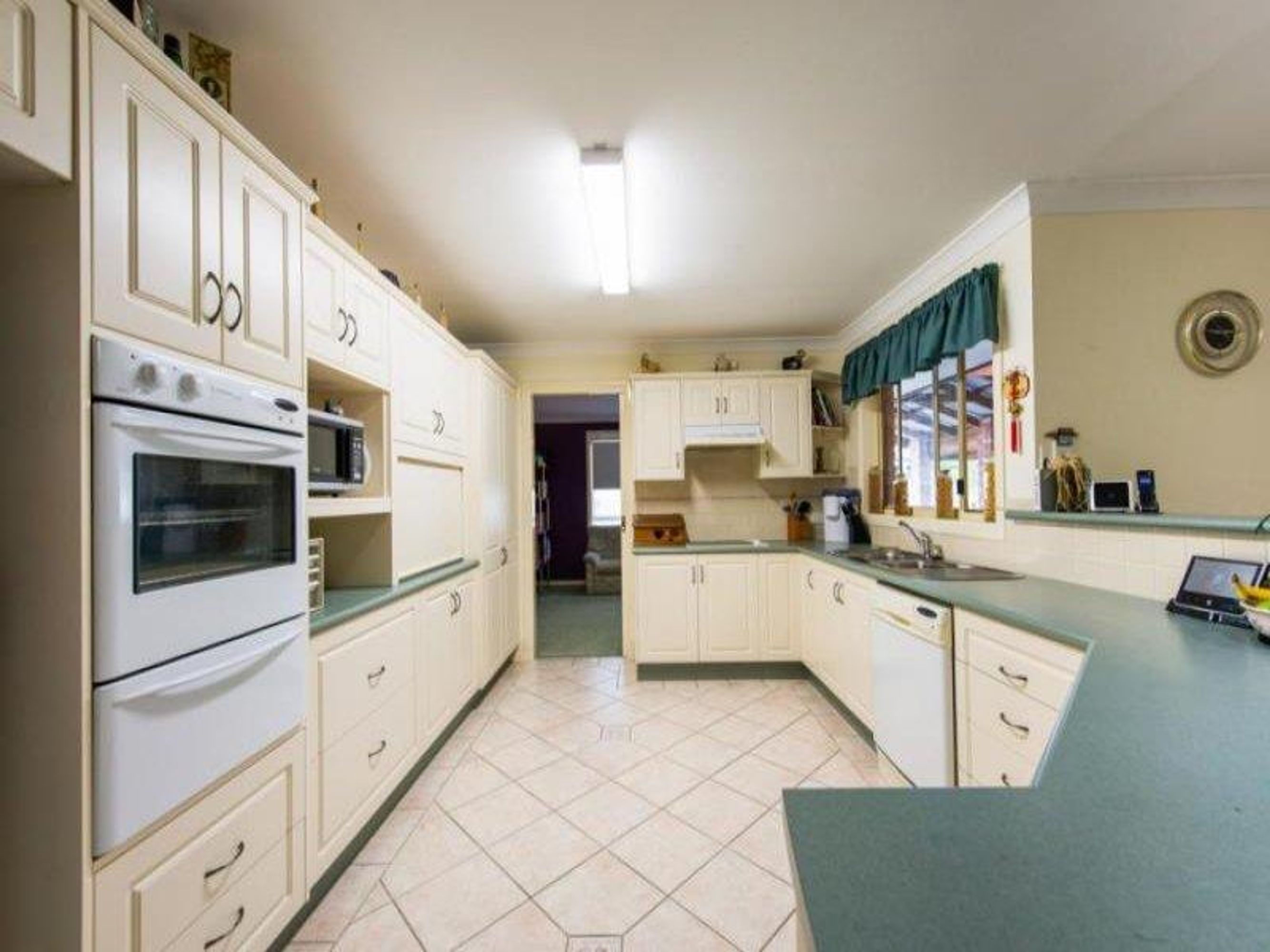 14 North Meadow Drive, Grafton - Thumbnail 6