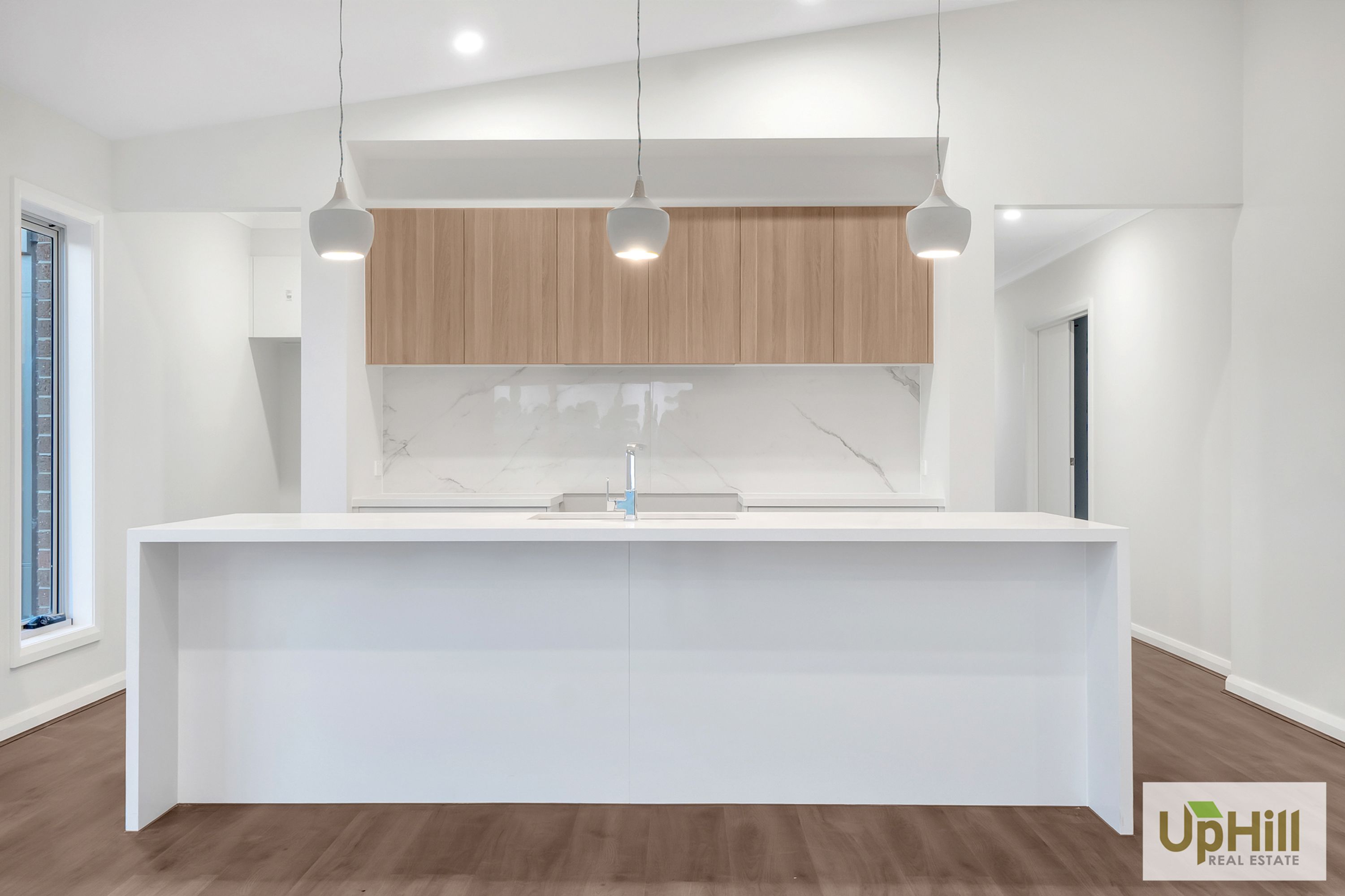23 SCORCHIN DRIVE, Cranbourne South - Thumbnail 6