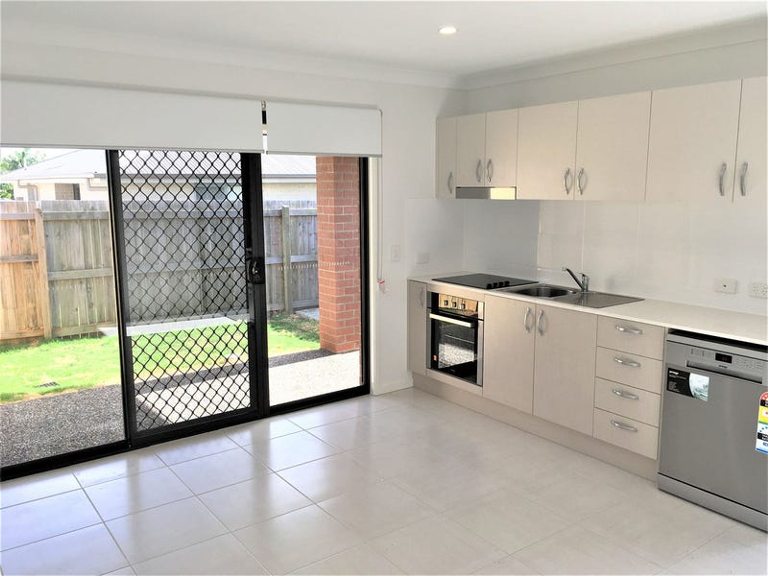 2/5A Baxter Crescent