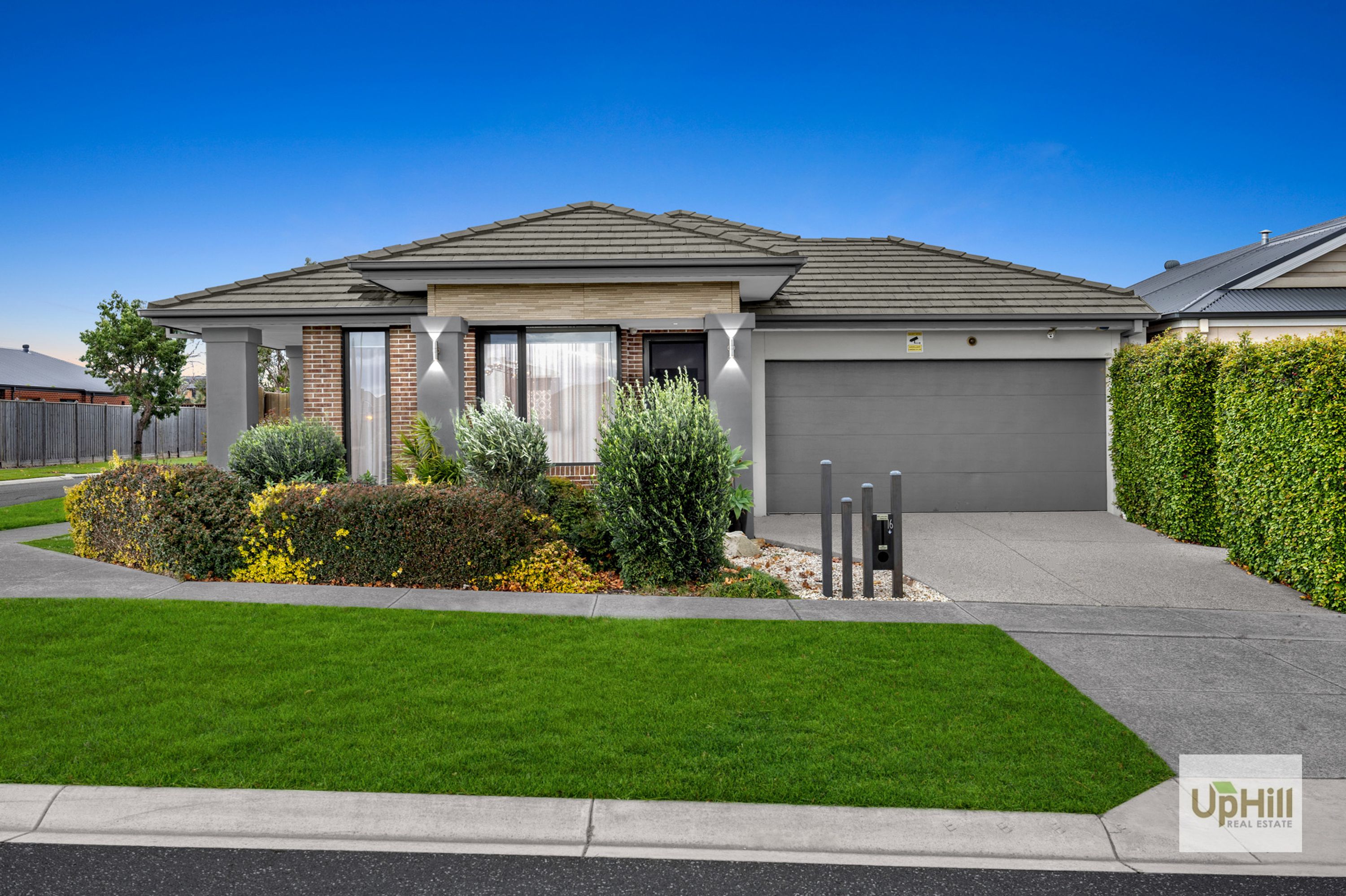 16 Callow Avenue