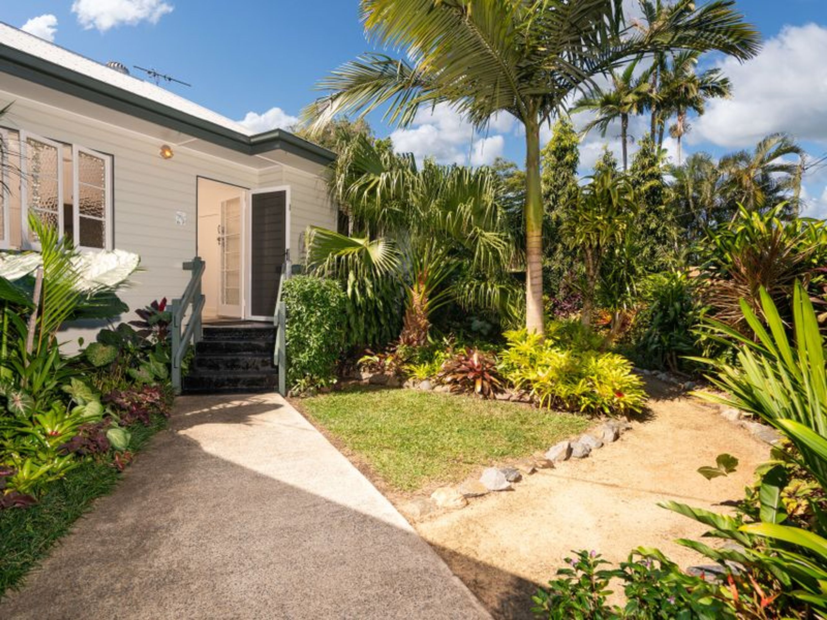 18 Chaplain Avenue, Manunda, QLD 4870, Manunda - Thumbnail 3