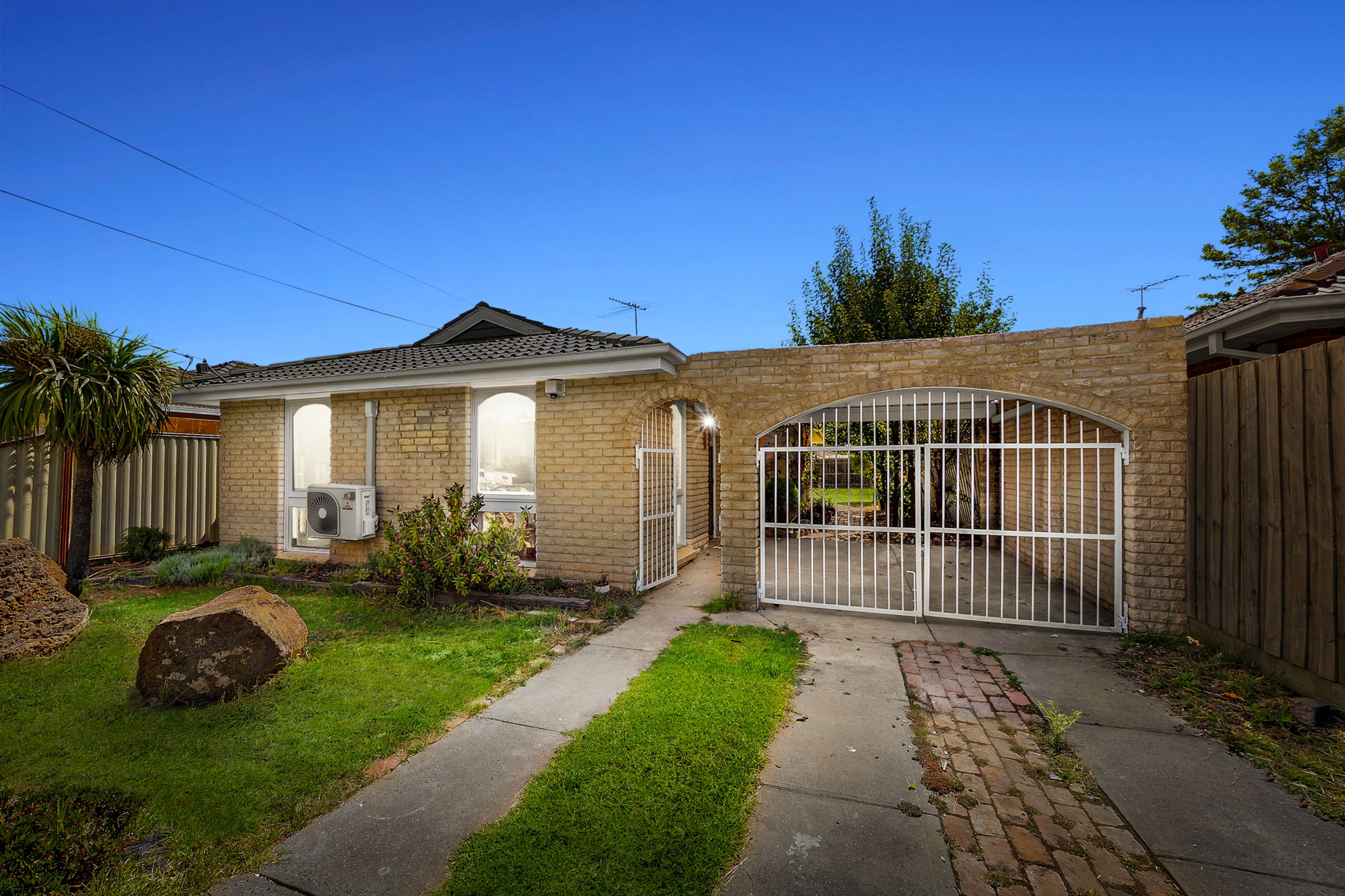 38 Kiora Street, Altona Meadows VIC 3028, Altona Meadows - Thumbnail 2