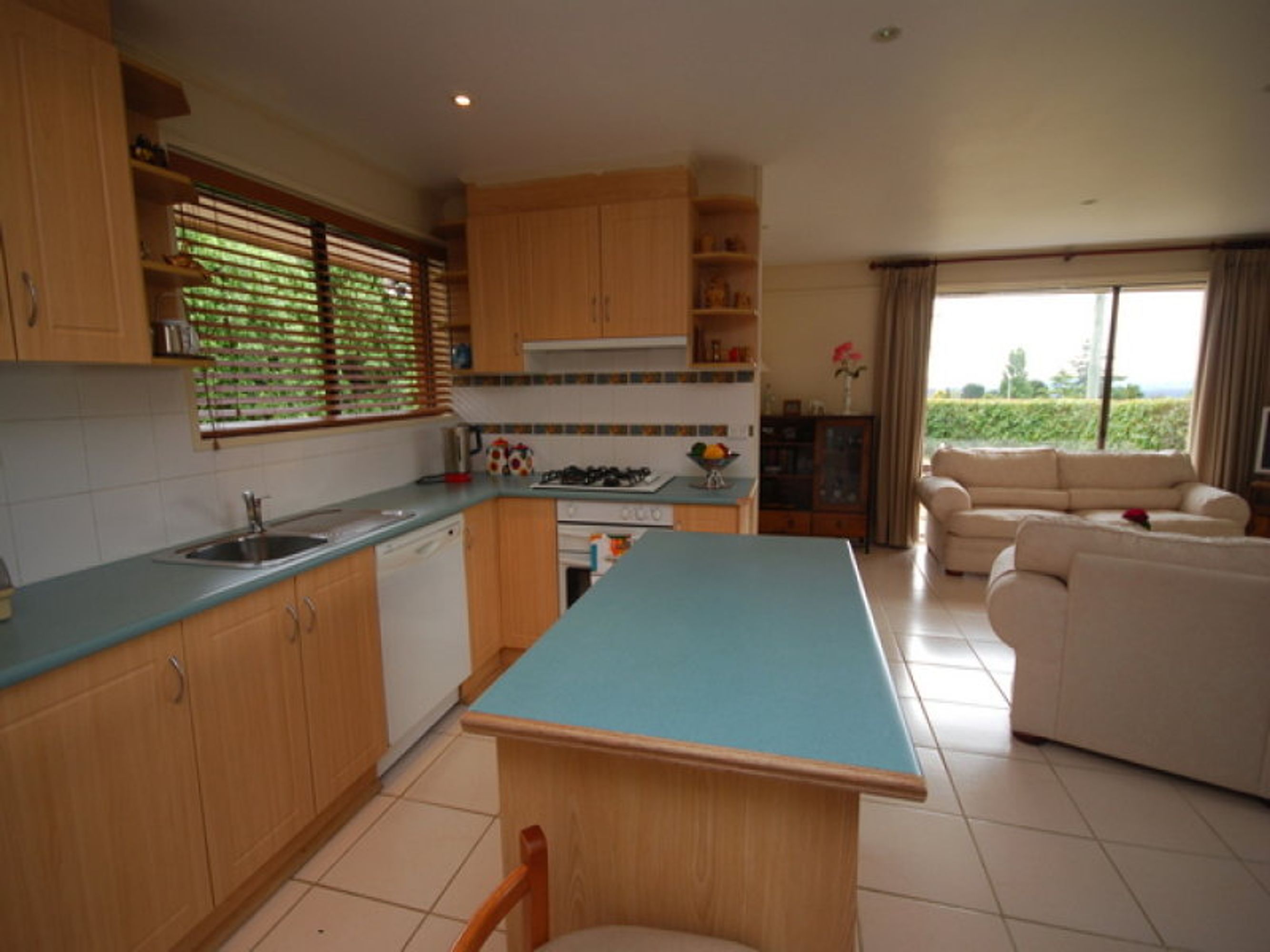 2 Mathews Road, Mount Victoria - Thumbnail 3