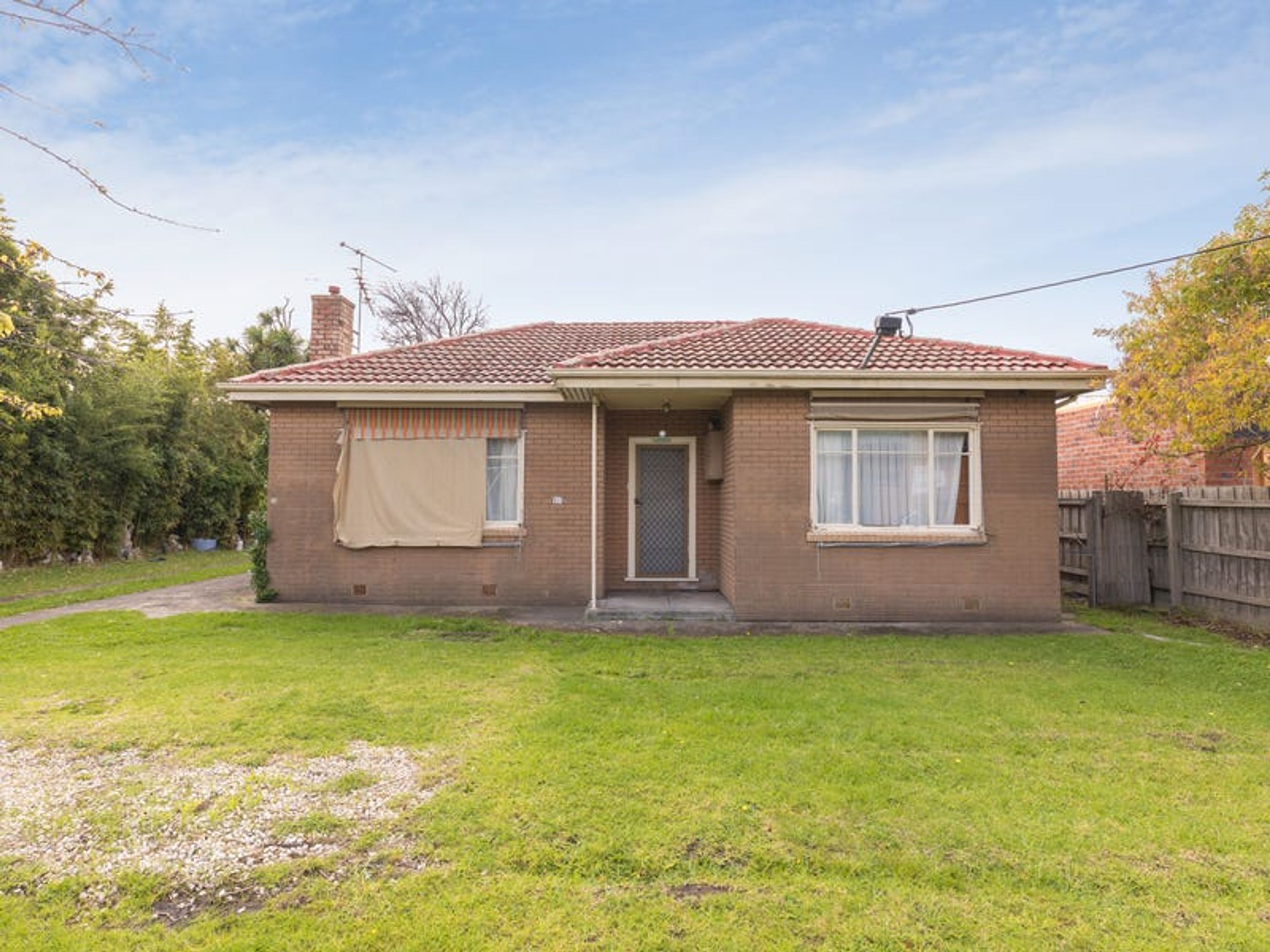 1A Colonsay Road
