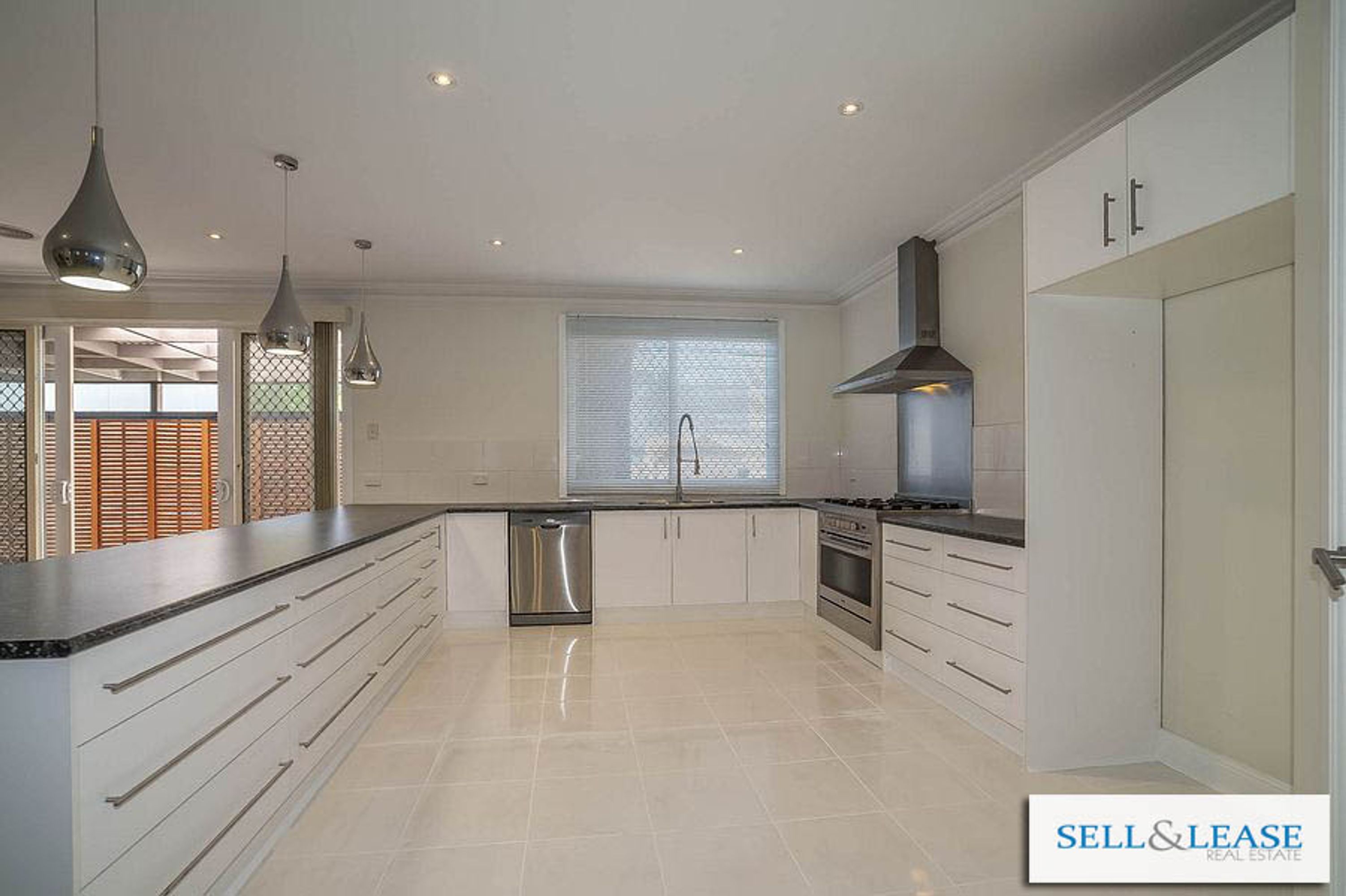 13 Kilvington Drive, Emerald
