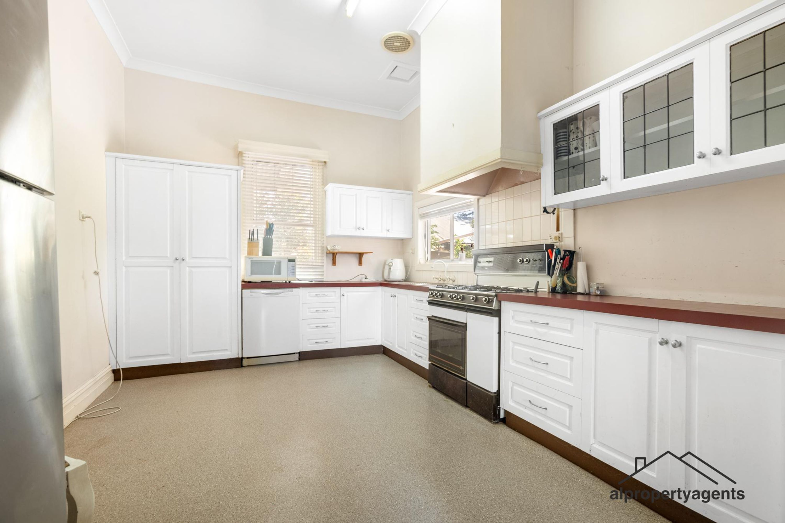 10 Fechler Avenue, Horsham VIC 3400, Horsham - Thumbnail 2