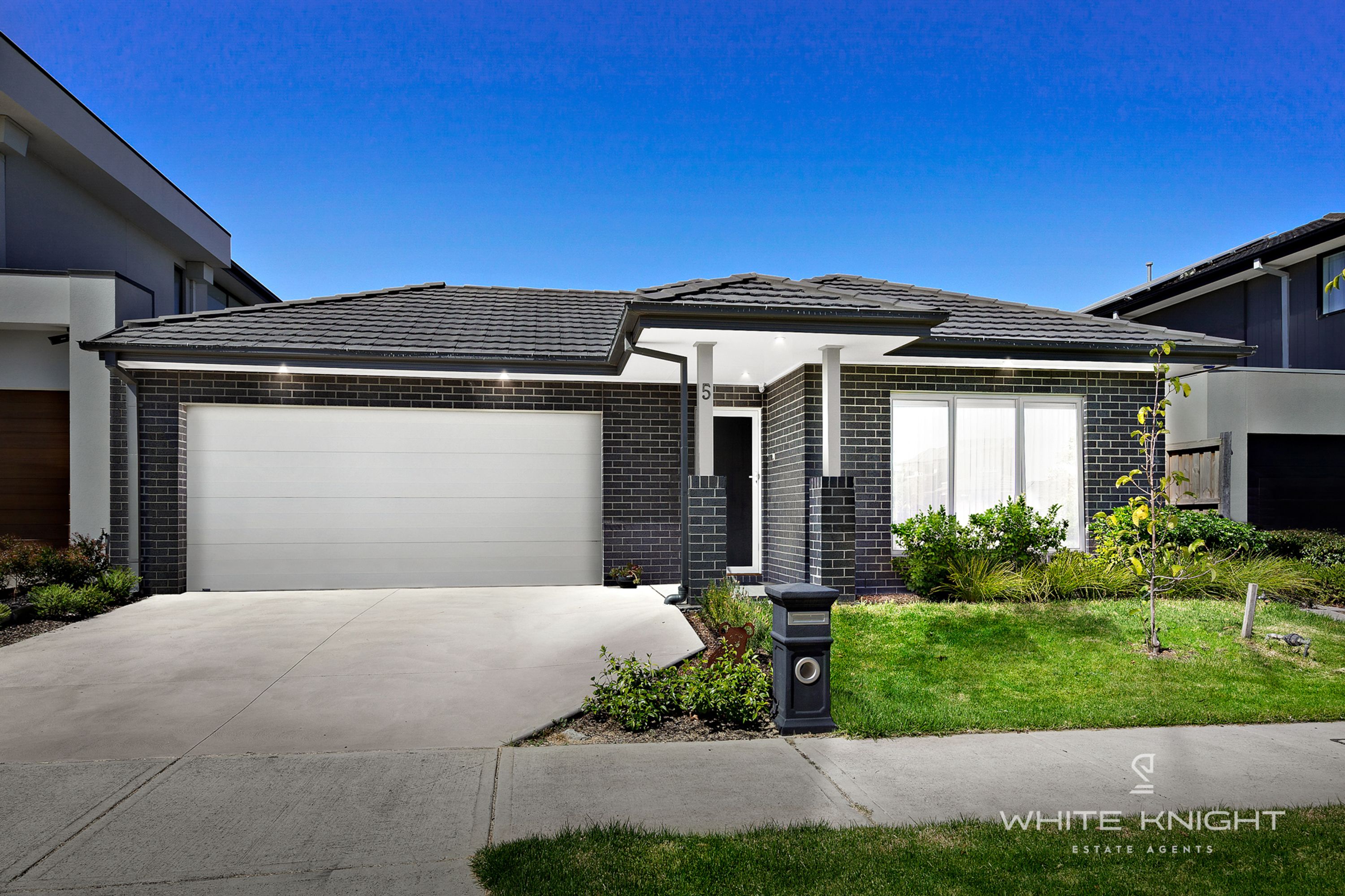 5 Arden Crescent, Burnside VIC 3023, Burnside - Thumbnail 2