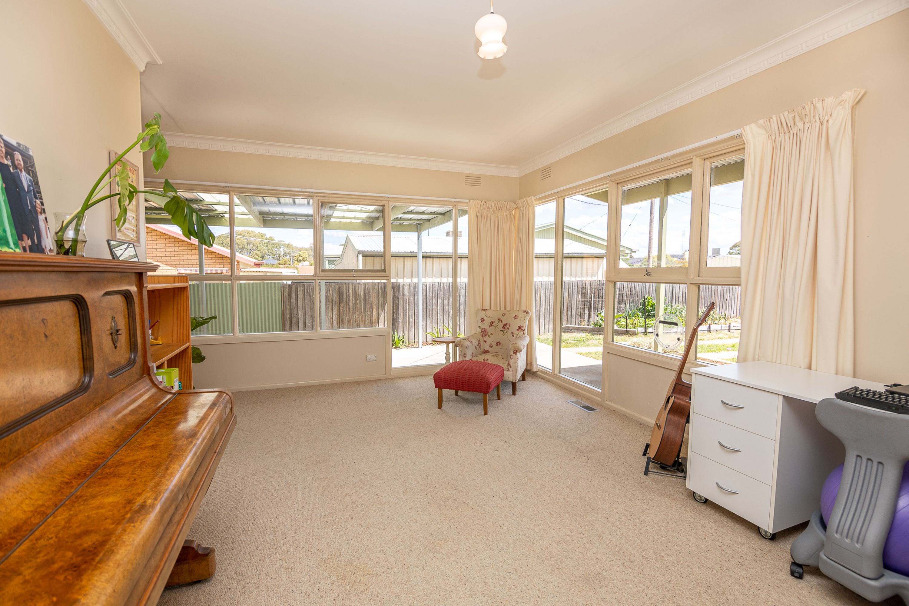 36 Valentine Avenue, Horsham VIC 3400, Horsham - Thumbnail 2