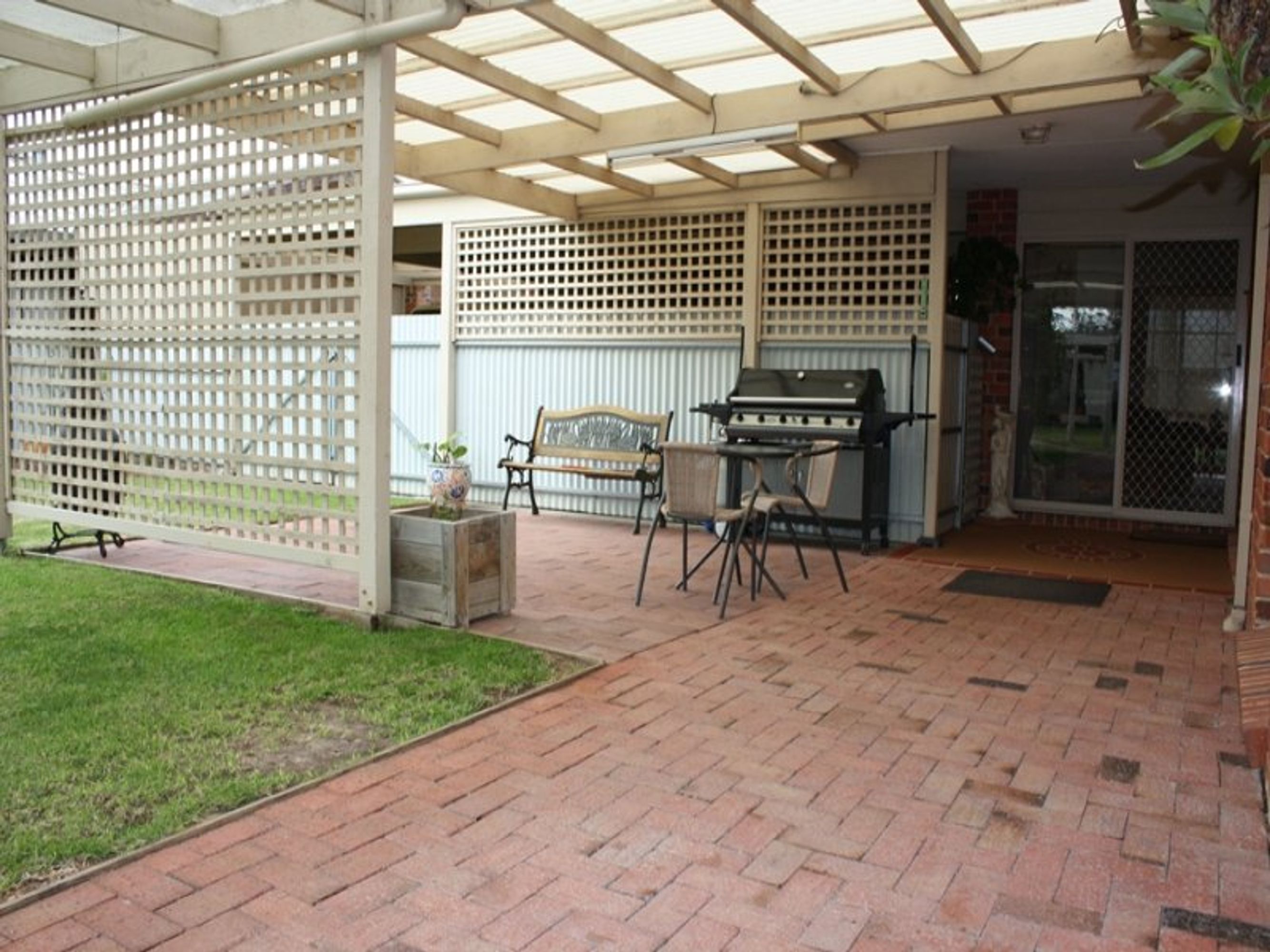 9 Henderson Avenue, Horsham VIC 3400, Horsham - Thumbnail 5