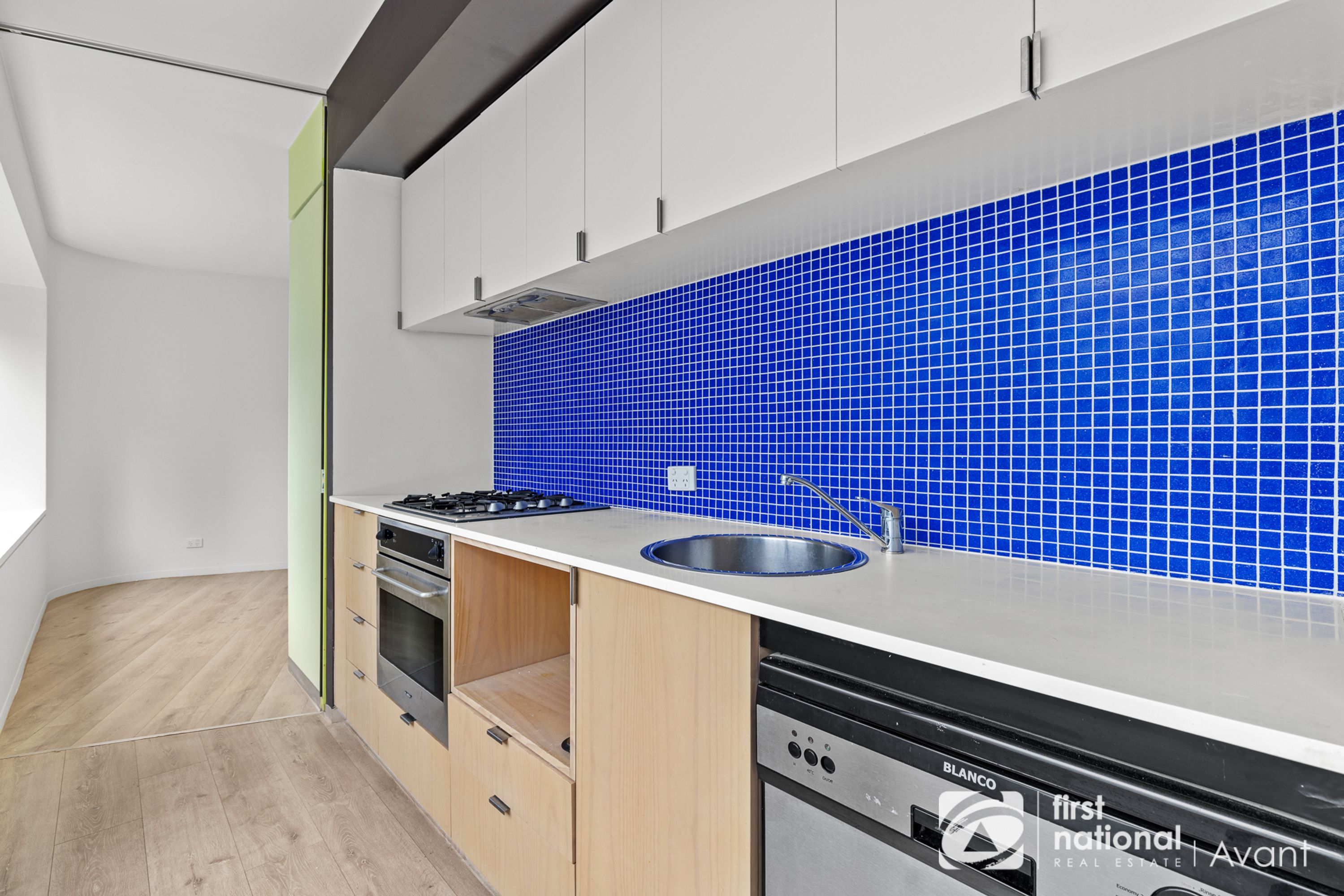 711/300 Swanston Street, Melbourne - Thumbnail 6