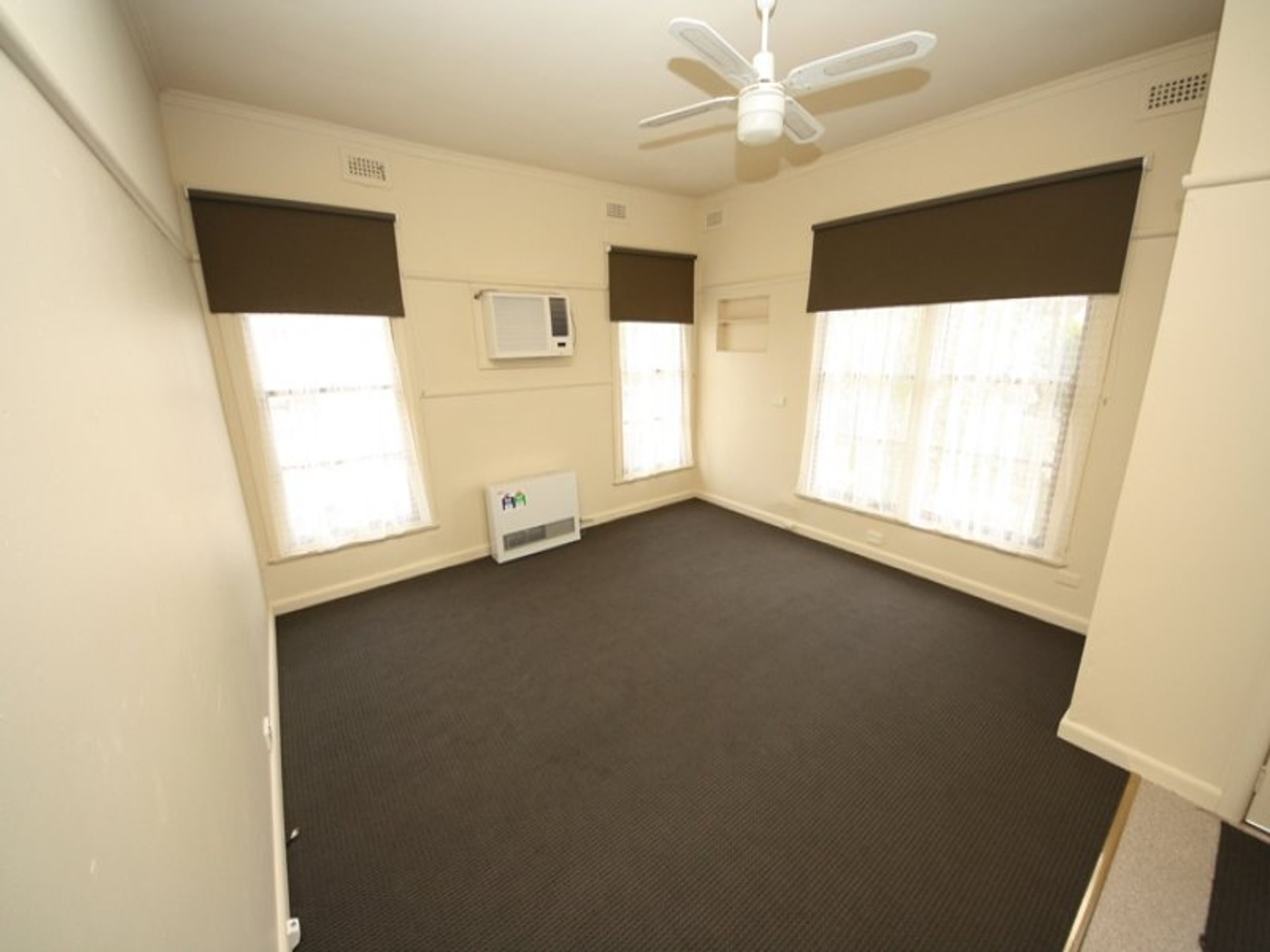8 Elizabeth Street, Horsham VIC 3400, Horsham - Thumbnail 2