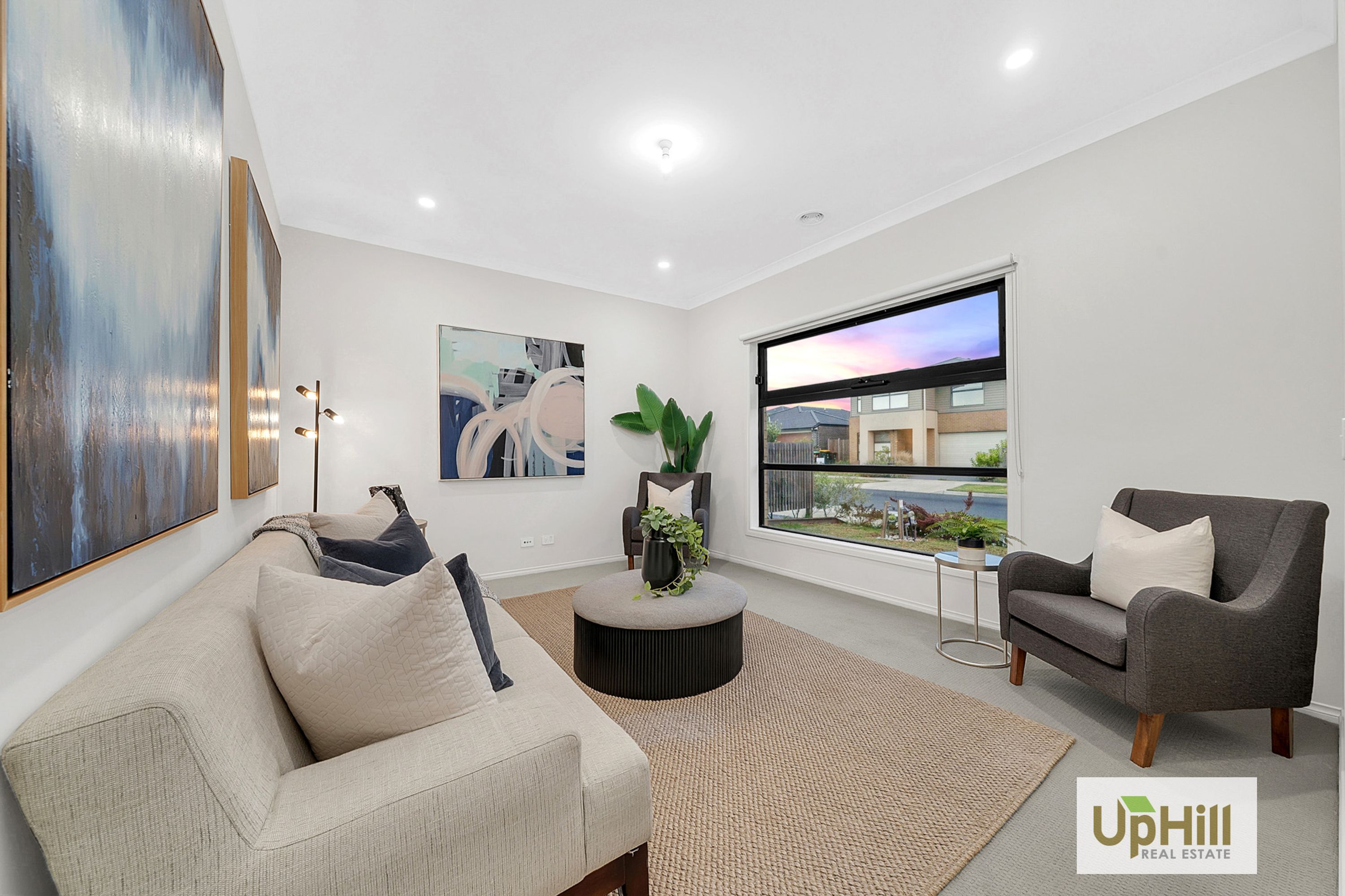 11 Diversity Road, Clyde North - Thumbnail 2