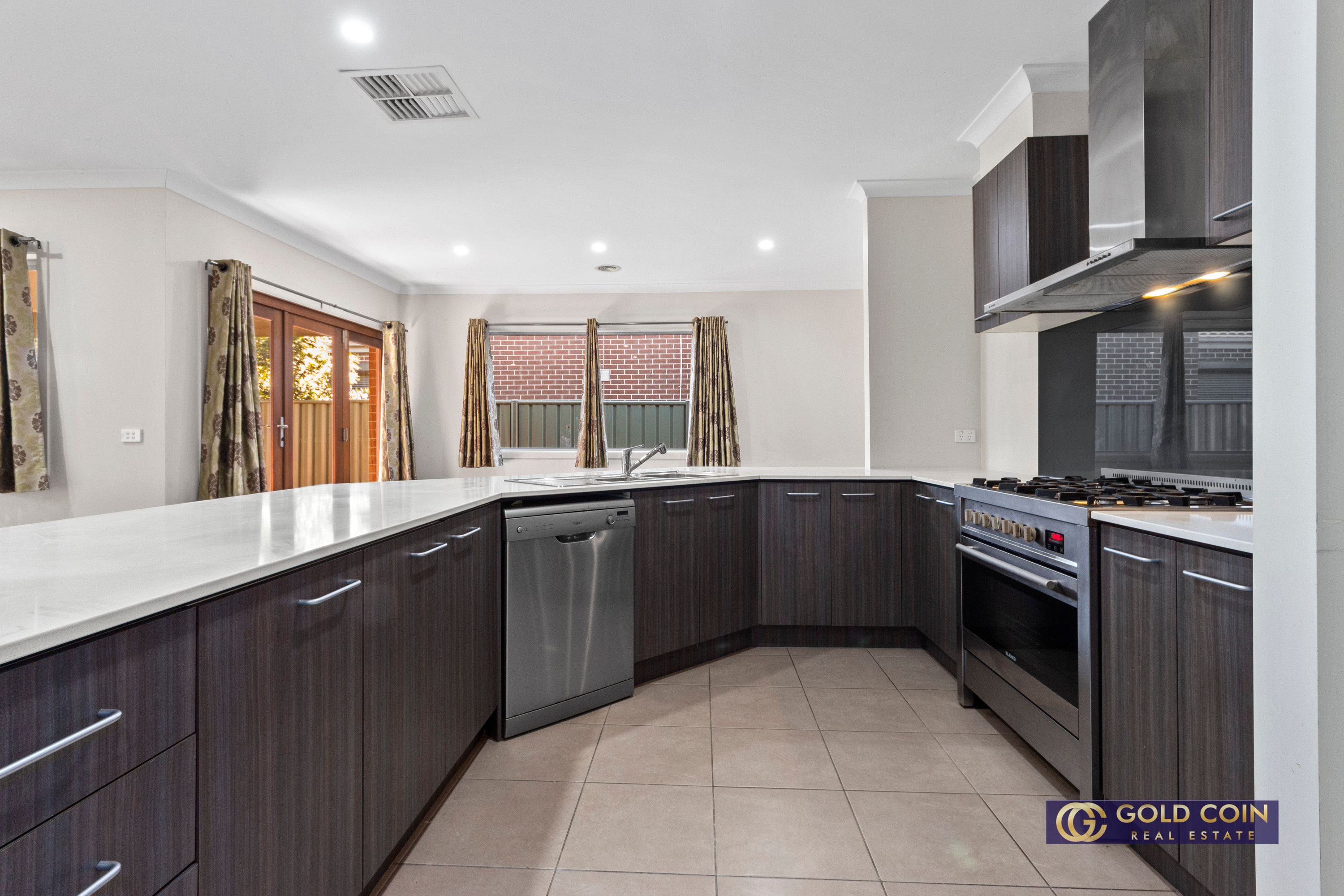14 Amesbury Avenue, Wyndham Vale - Thumbnail 5
