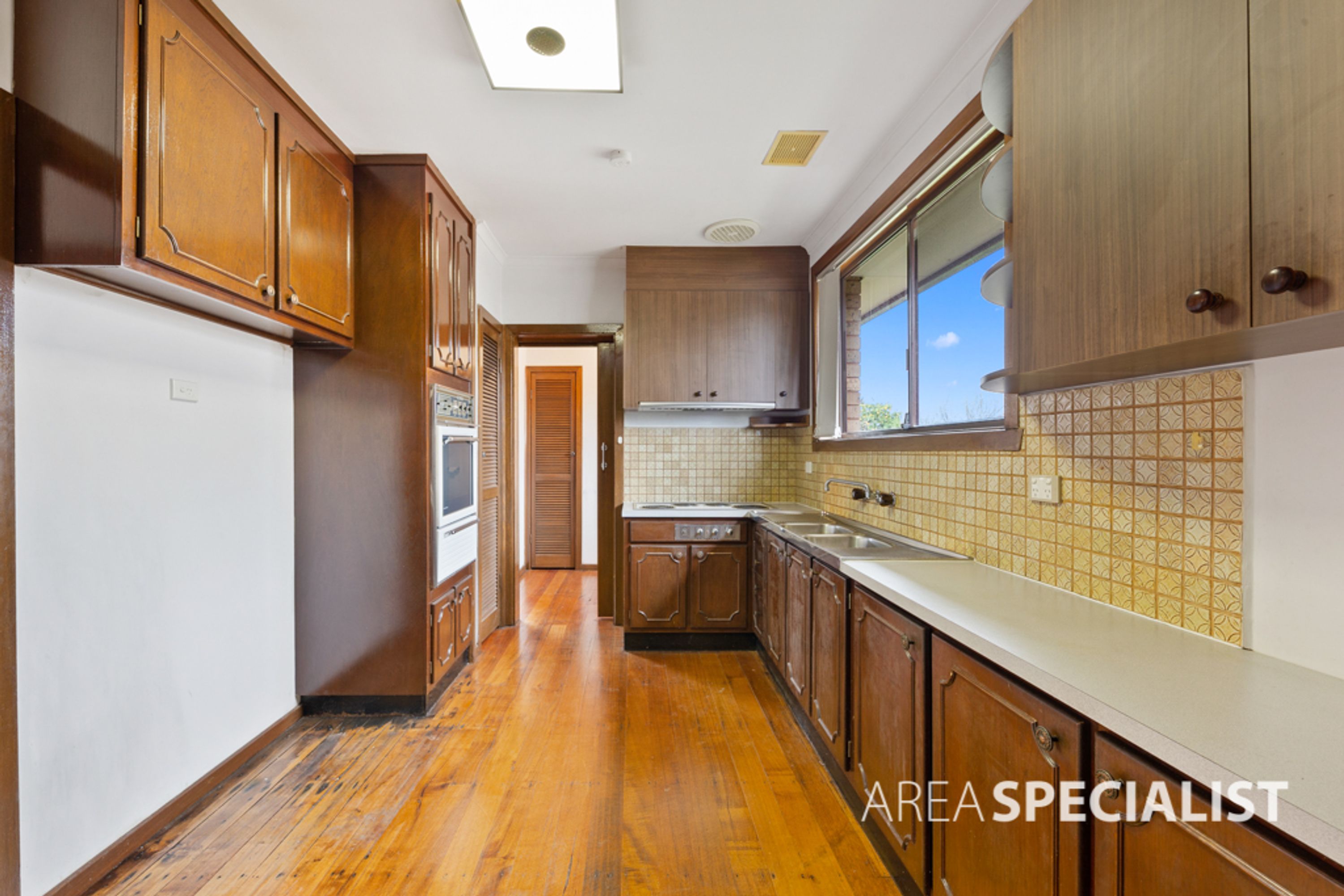 7 Highcombe Crescent, St Albans VIC 3021, St Albans - Thumbnail 7