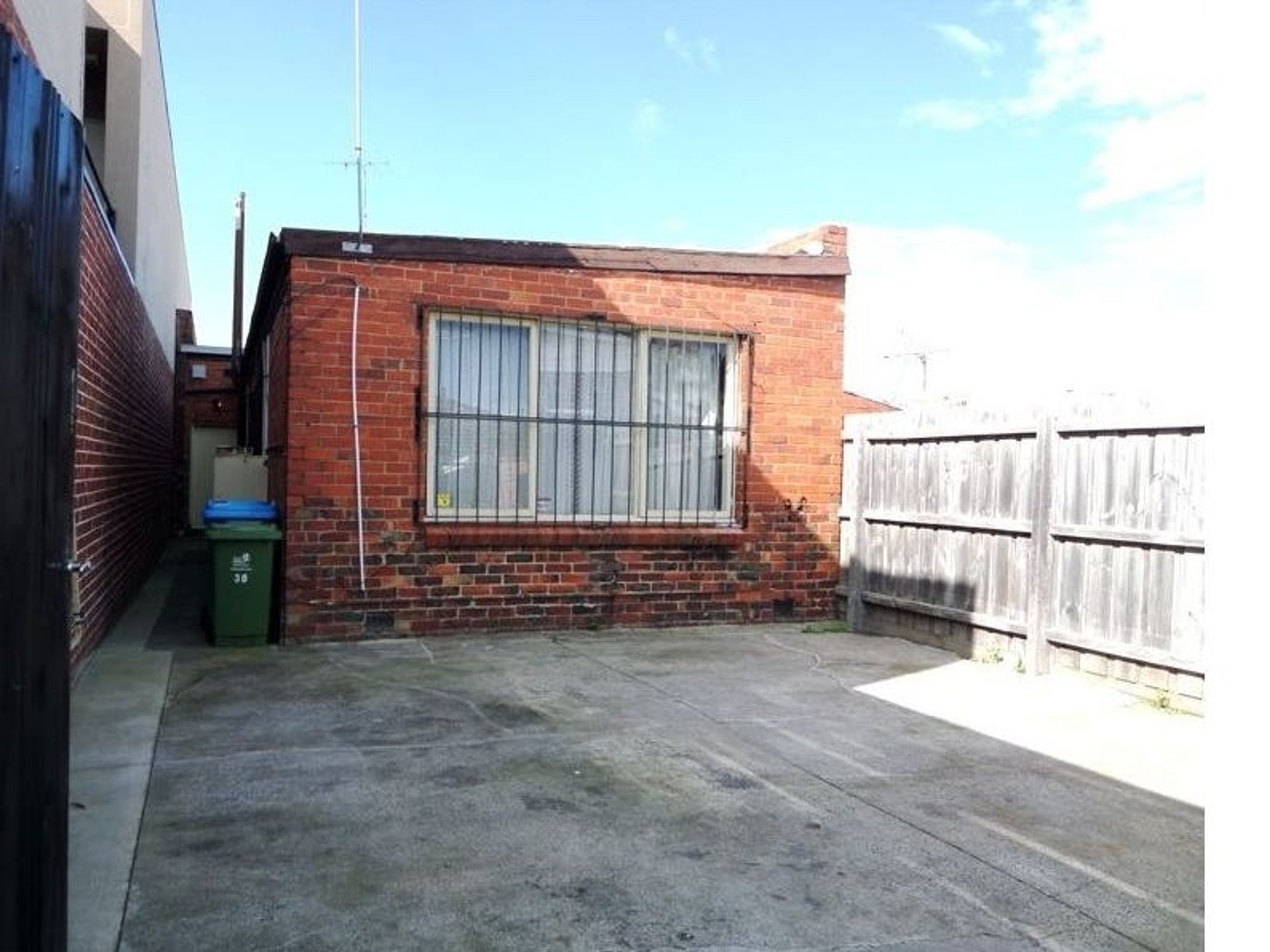 Rear 30 Garnsworthy Street
