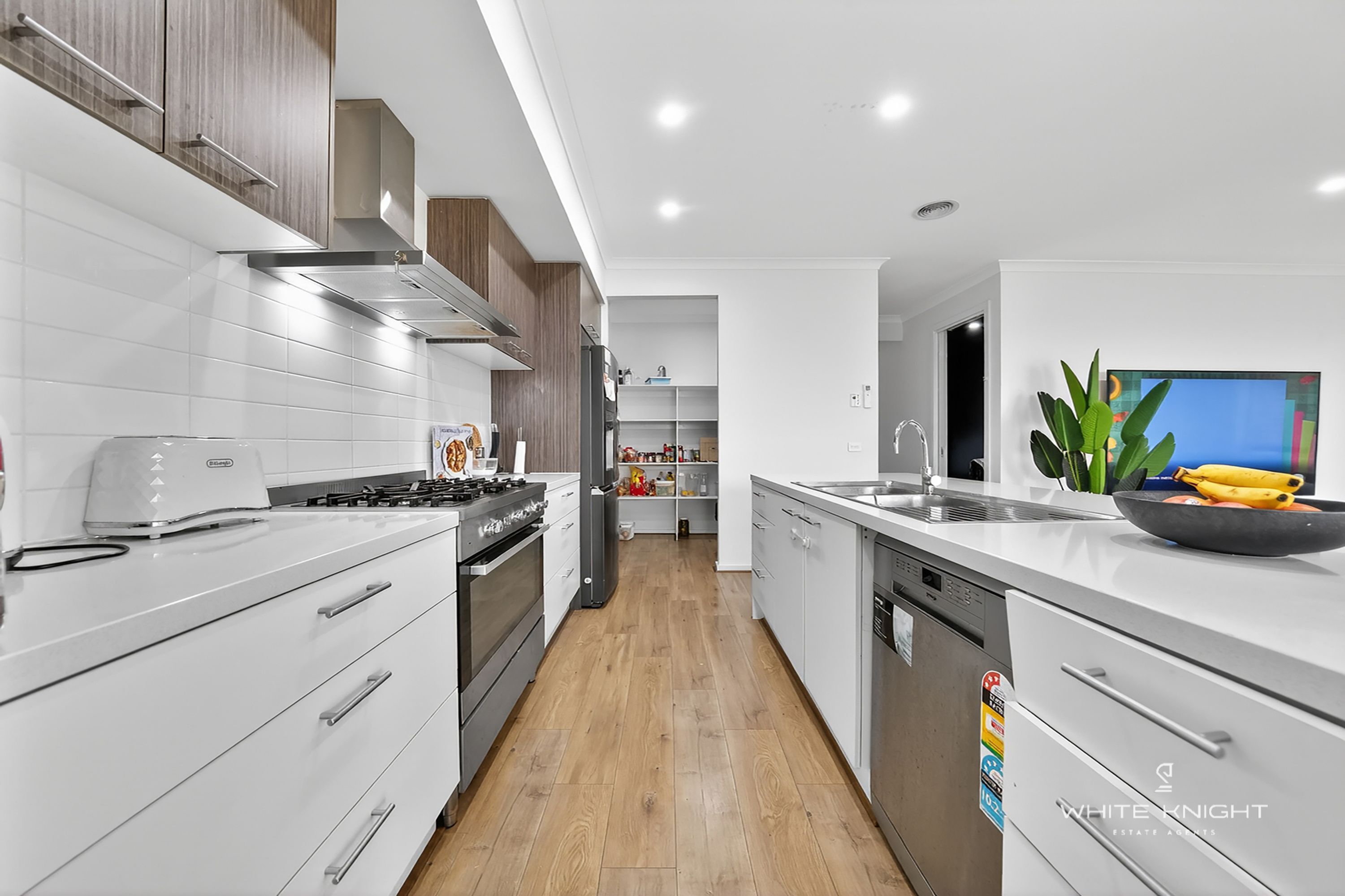 11 Lavant Road, Fraser Rise VIC 3336, Fraser Rise - Thumbnail 4