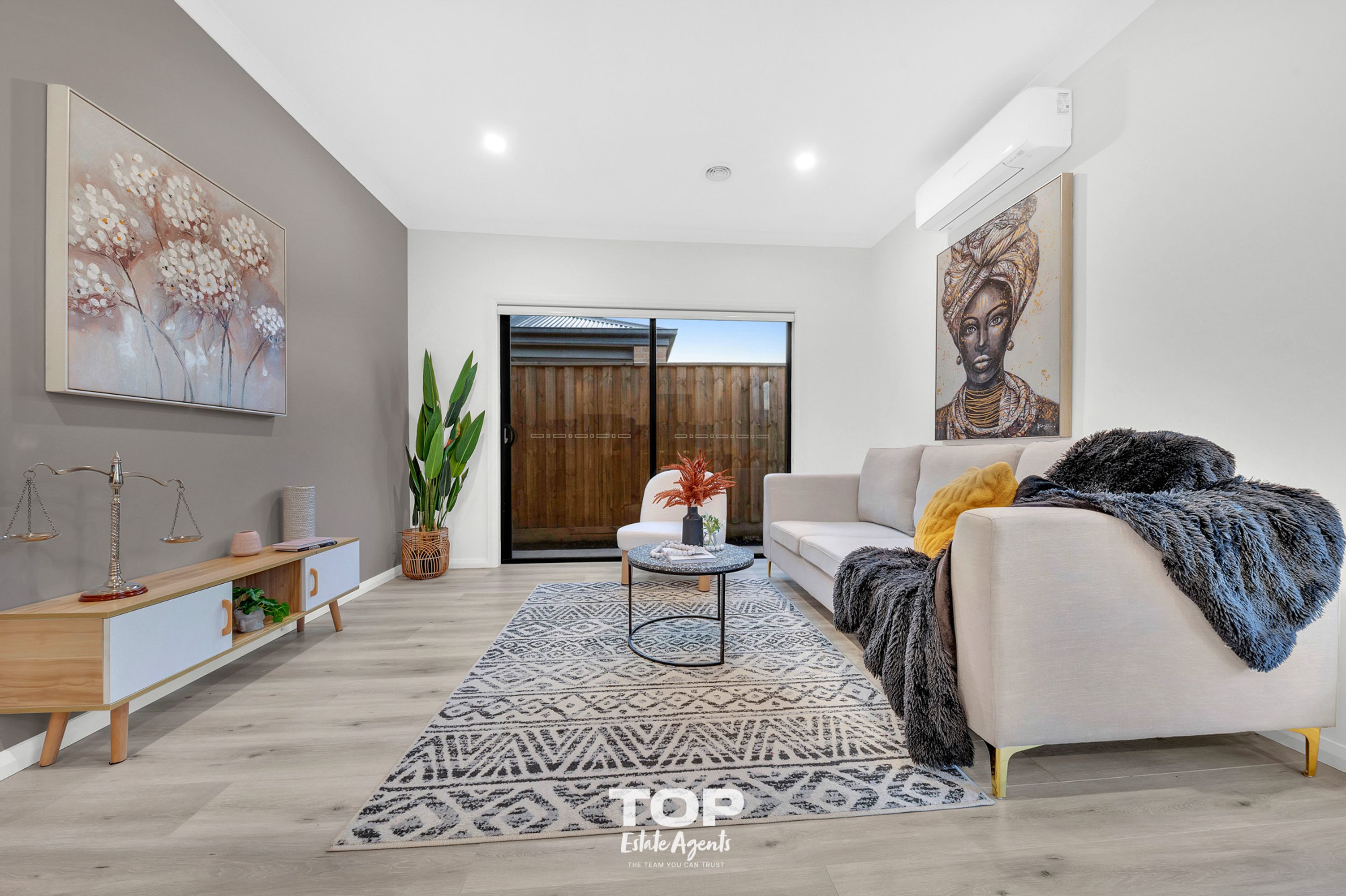 12 Diversity Road, Clyde North - Thumbnail 6