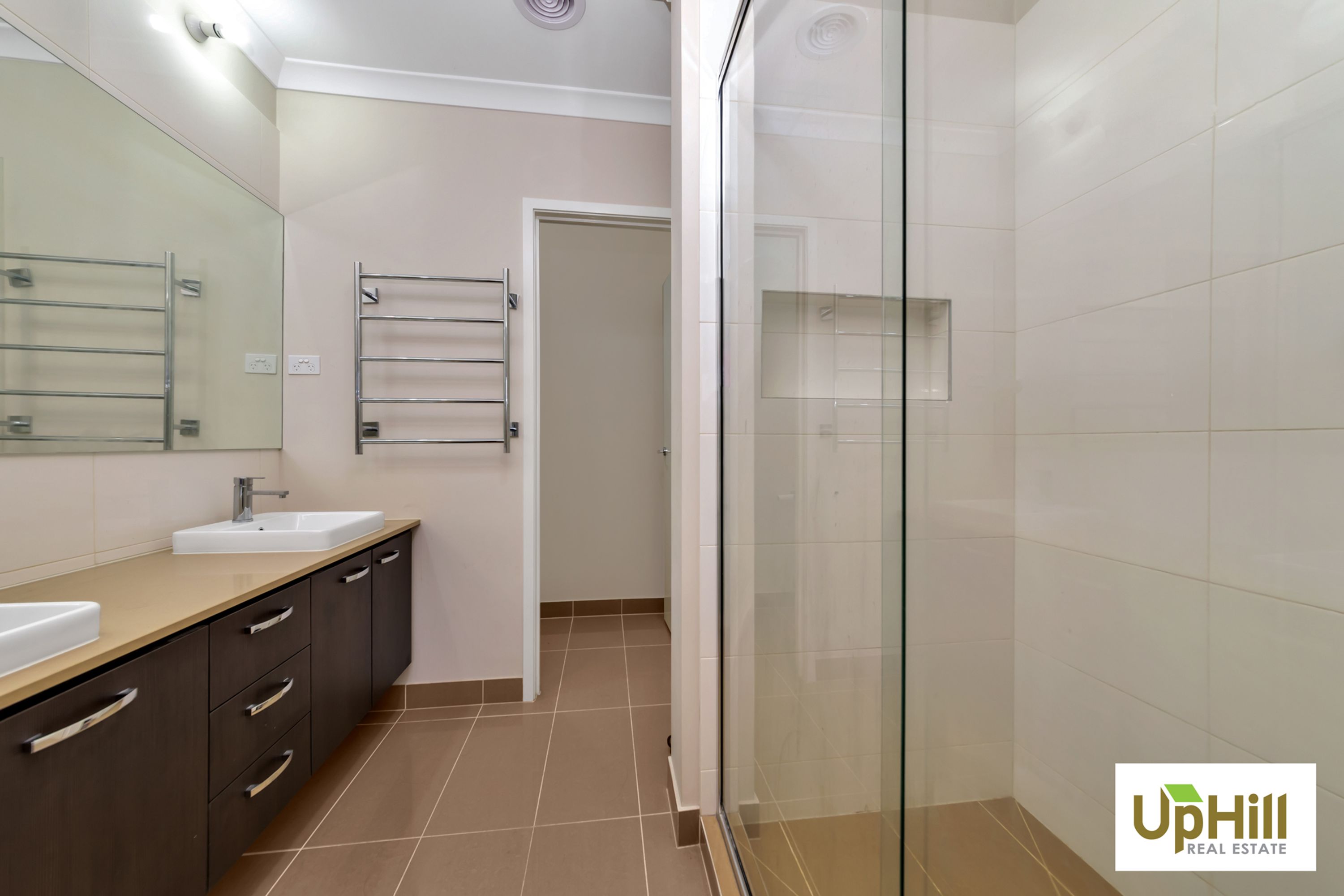 37 PALOMINO AVENUE, Clyde North - Thumbnail 4