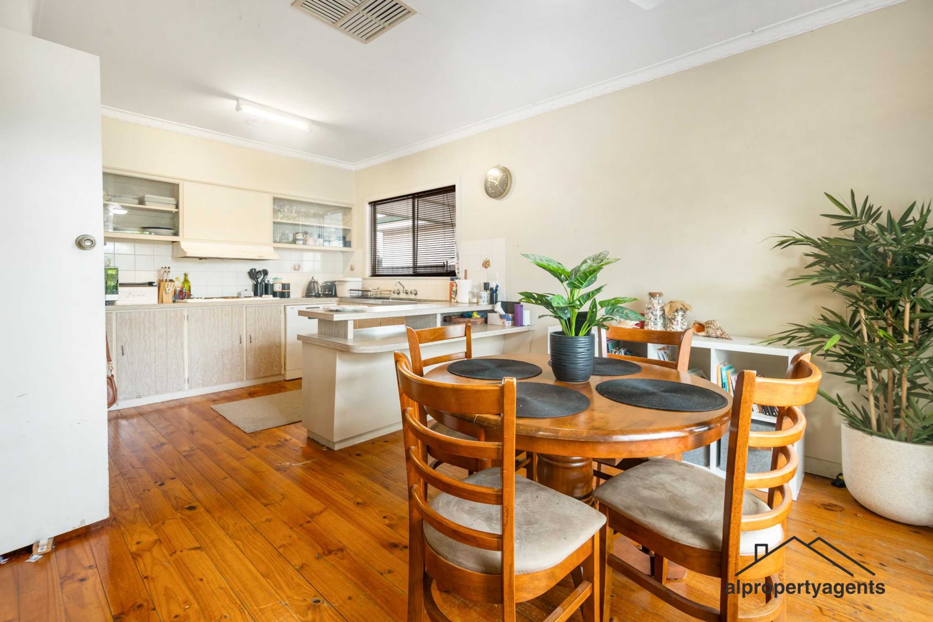 19 Landy Street, Horsham VIC 3400, Horsham - Thumbnail 3