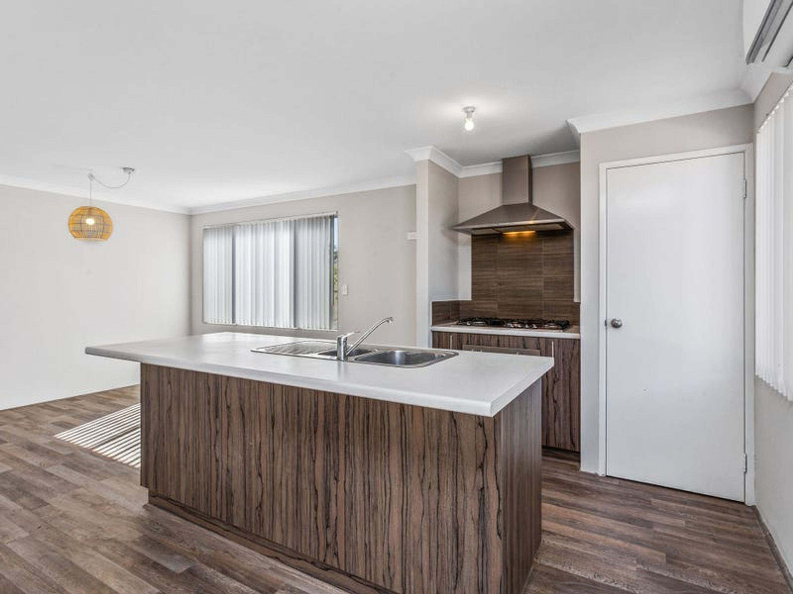 1 Utica Lane, Hilbert - Thumbnail 2