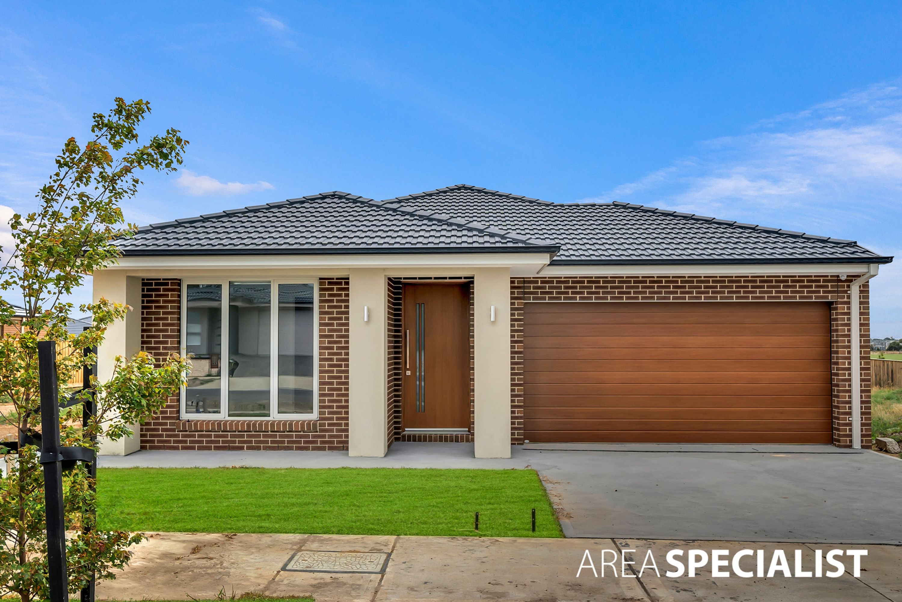 13 Harlequin Way, Clyde North - Image 1