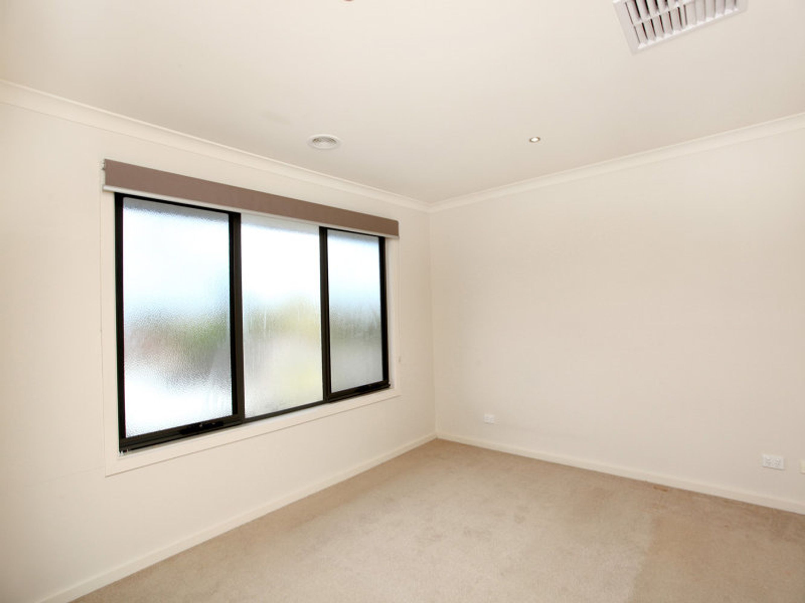 2/10 Roger Street, Doncaster East - Thumbnail 5