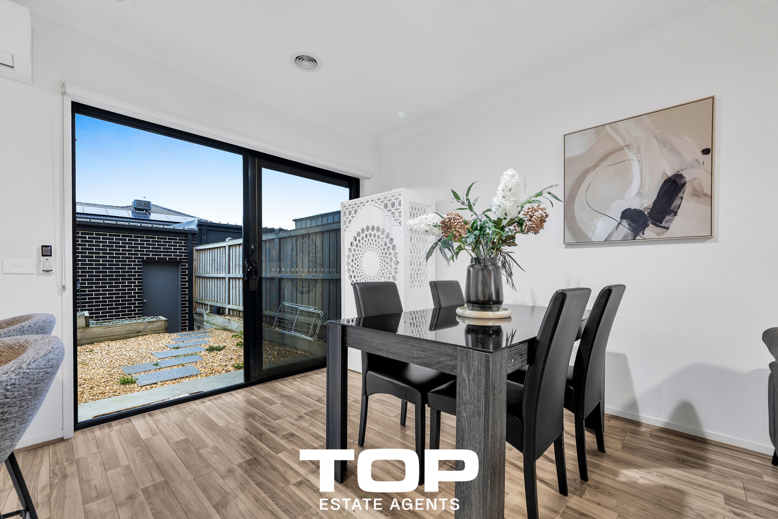 2 Talmalmo Lane, Clyde North - Thumbnail 7