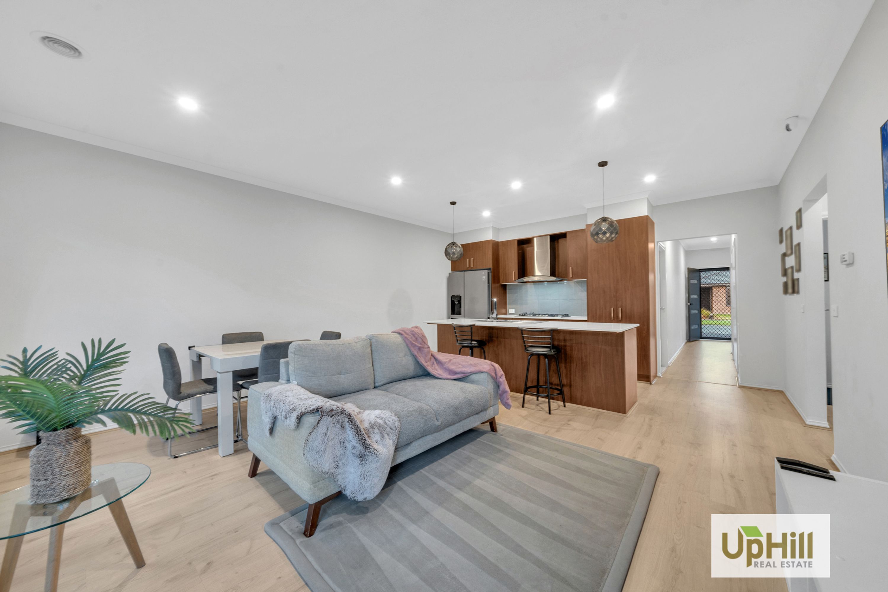 70 Pobblebonk Crescent, Clyde North - Thumbnail 8