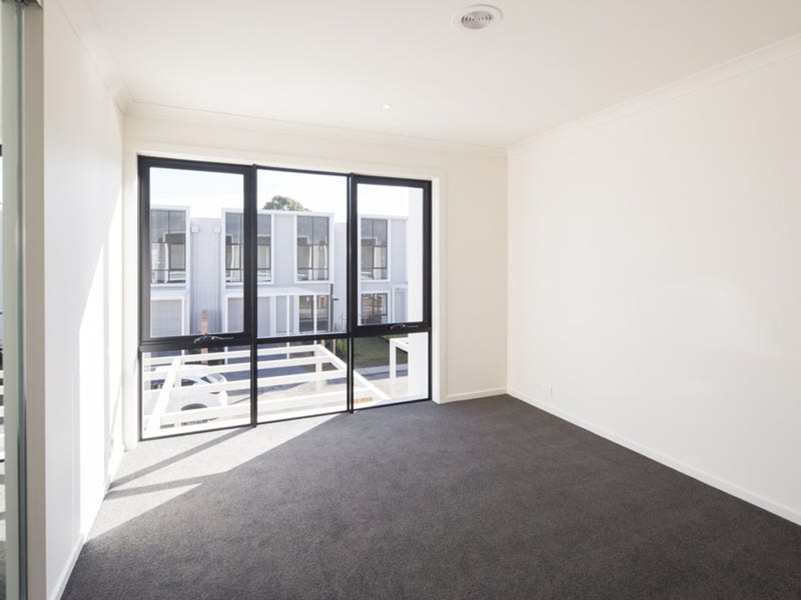 2 Talara Close, Springvale - Thumbnail 4
