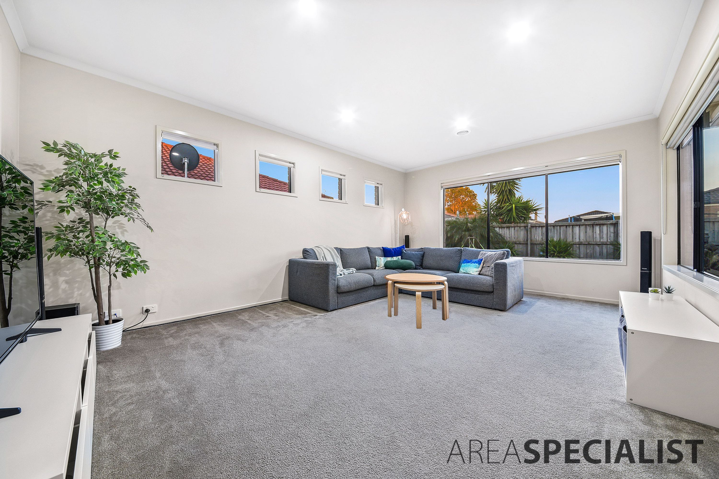 4 Dryandra Place, Cranbourne, Cranbourne - Thumbnail 2