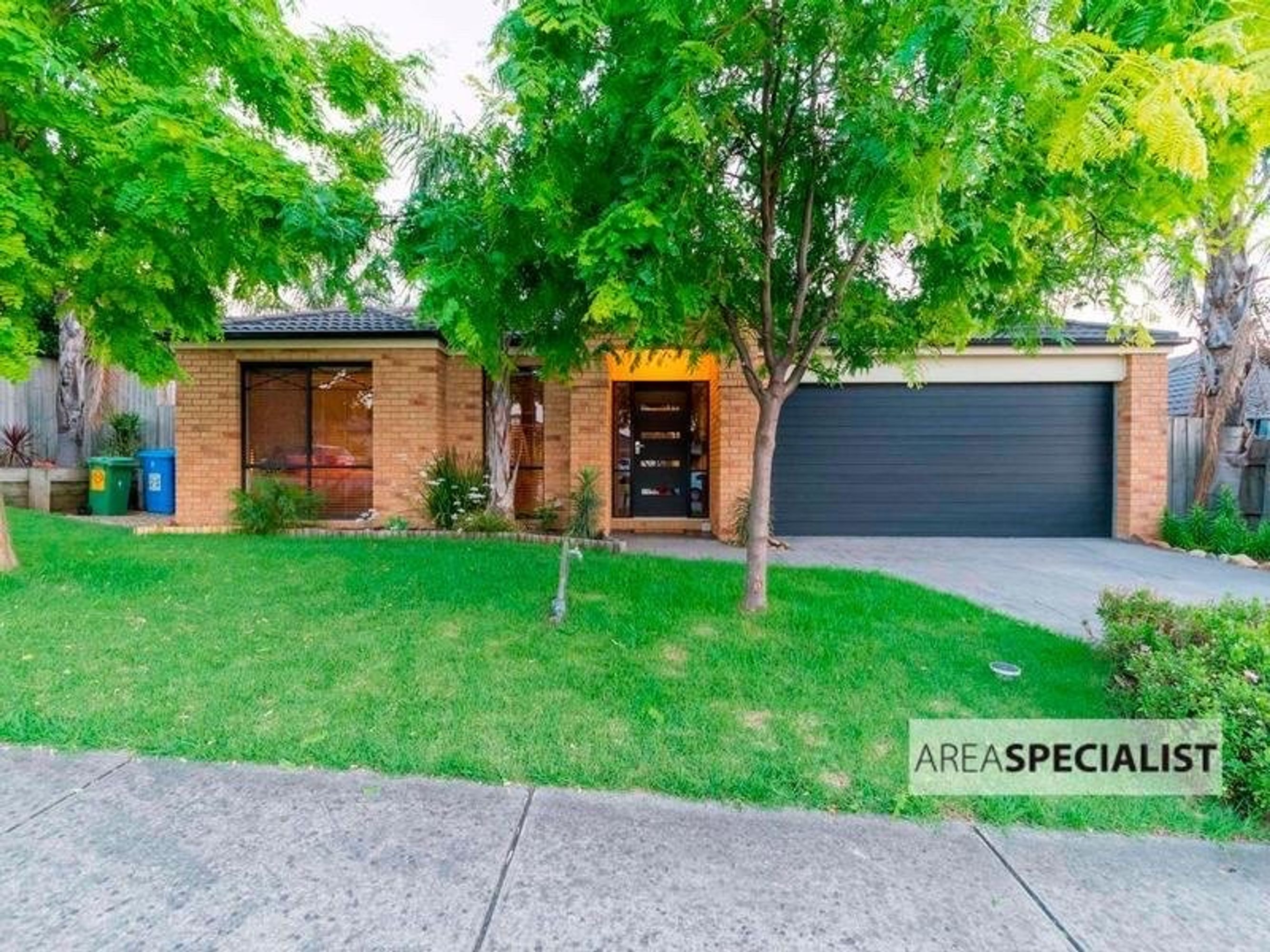 30 Olive Road, Lynbrook