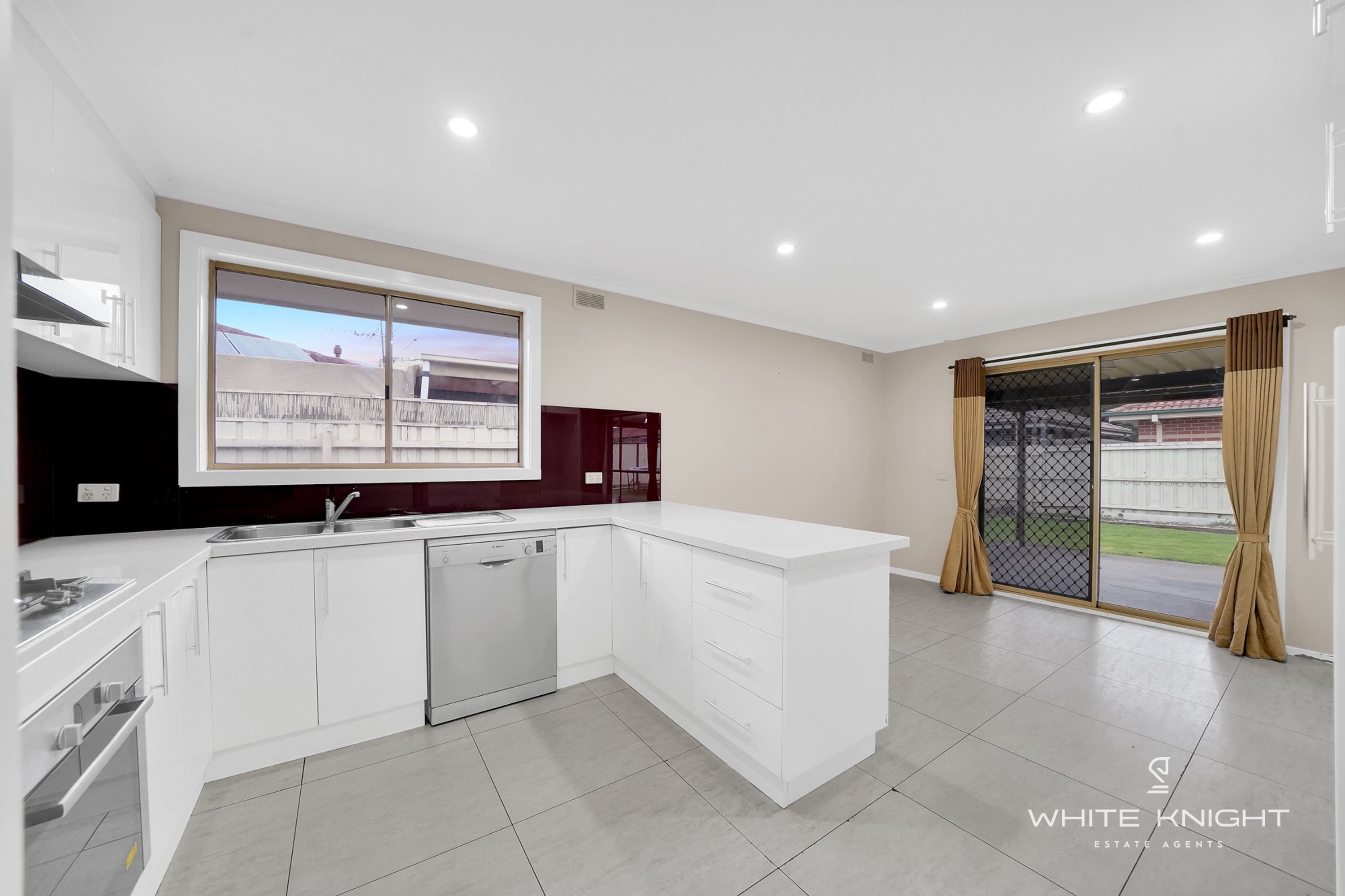 7 Corunna Avenue, St Albans VIC 3021, St Albans - Thumbnail 7