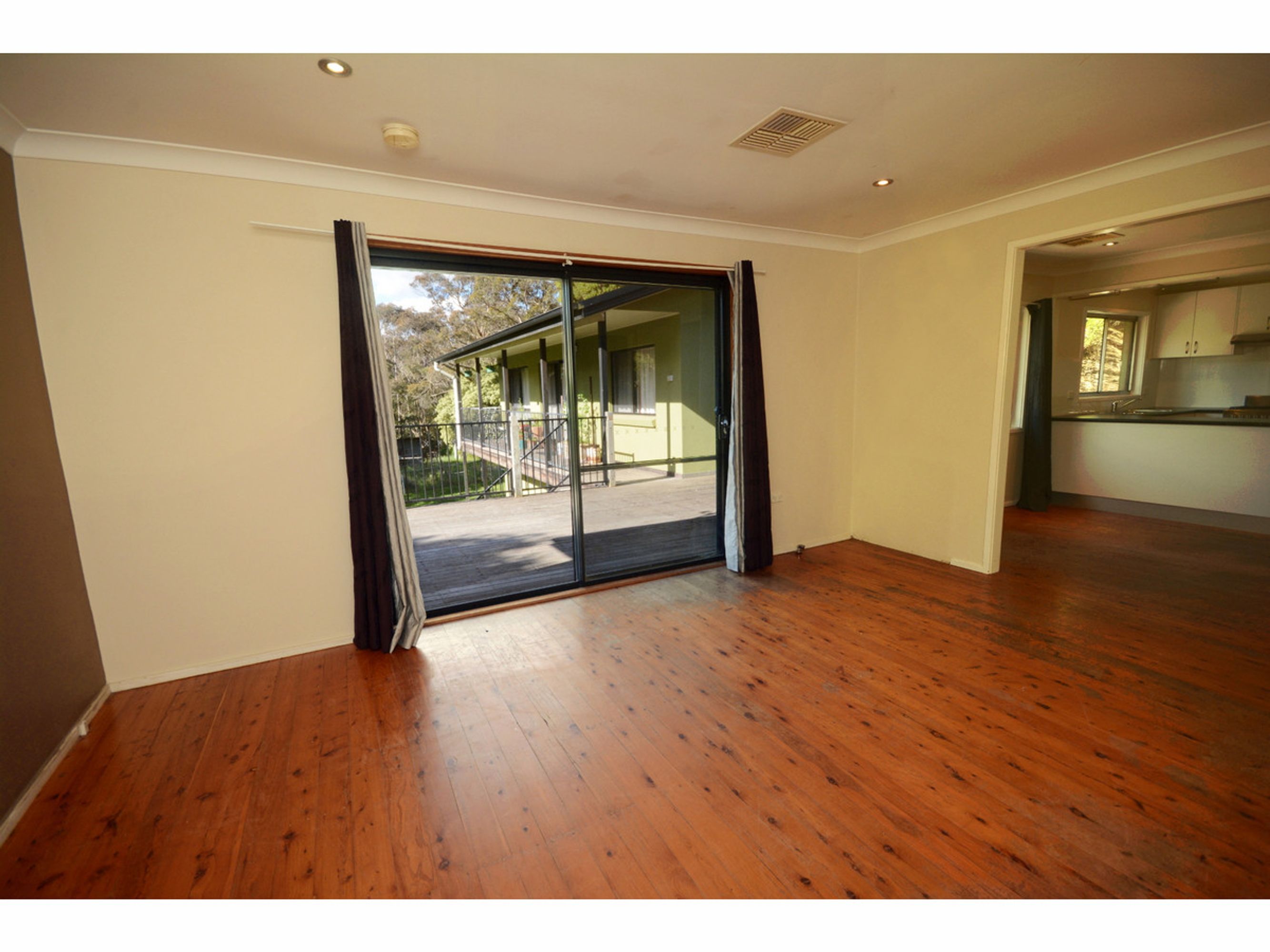 93 Fitzgerald Street, Katoomba - Thumbnail 2