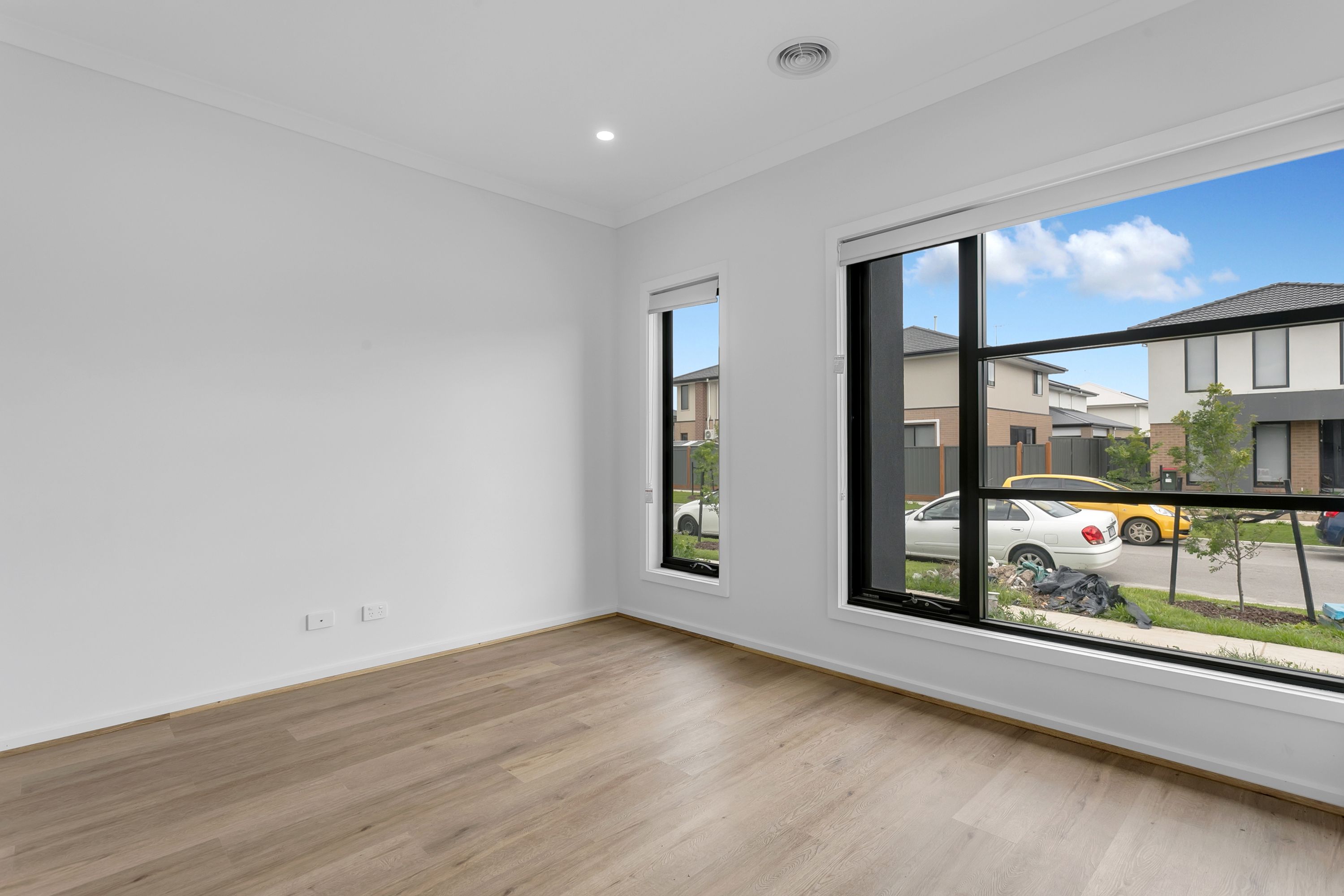 6 Ochre Street, Clyde North - Thumbnail 2