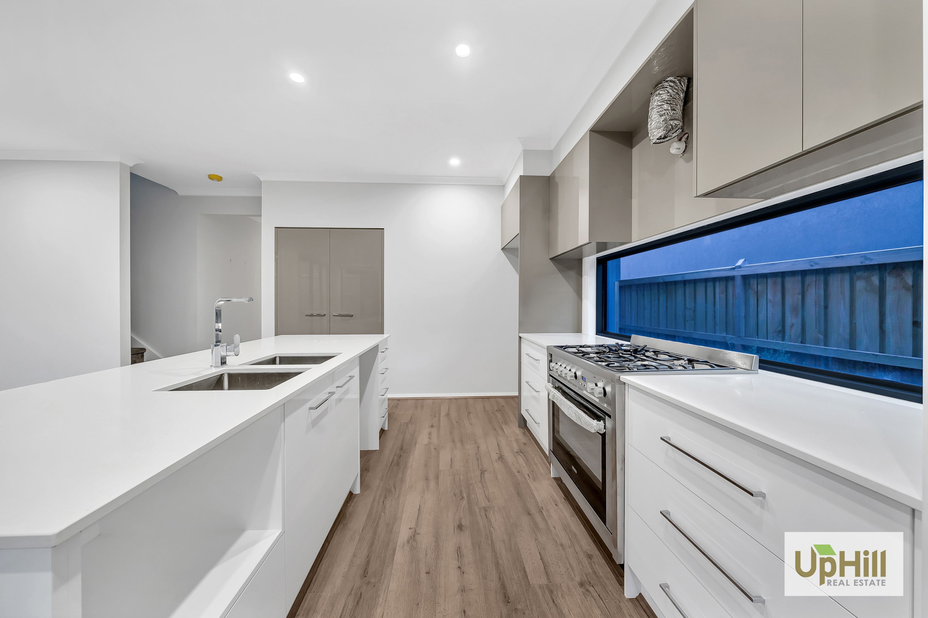 8 OWLCAT AVENUE, Clyde North - Thumbnail 8
