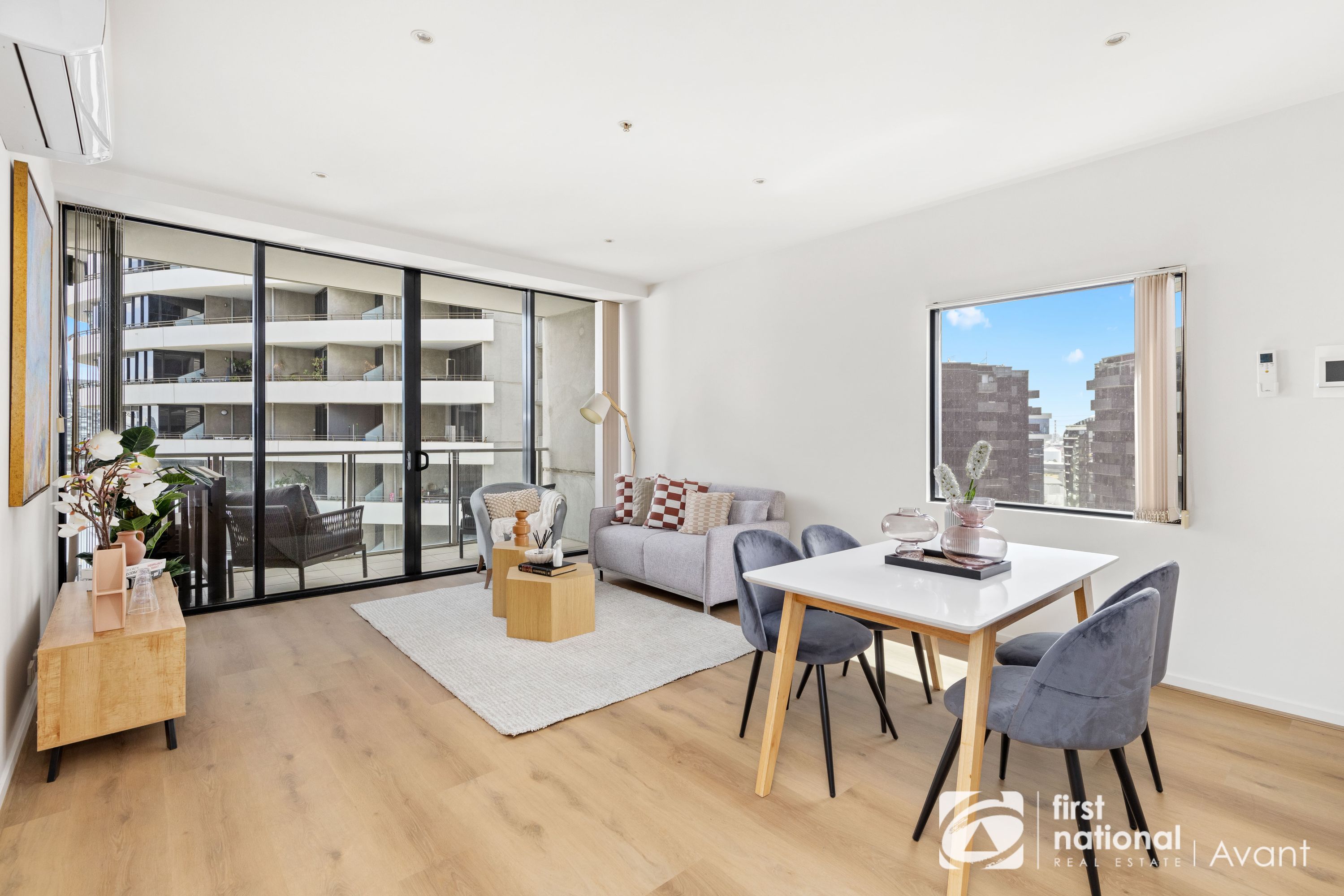 1508/5 Caravel Lane, Docklands - Thumbnail 4
