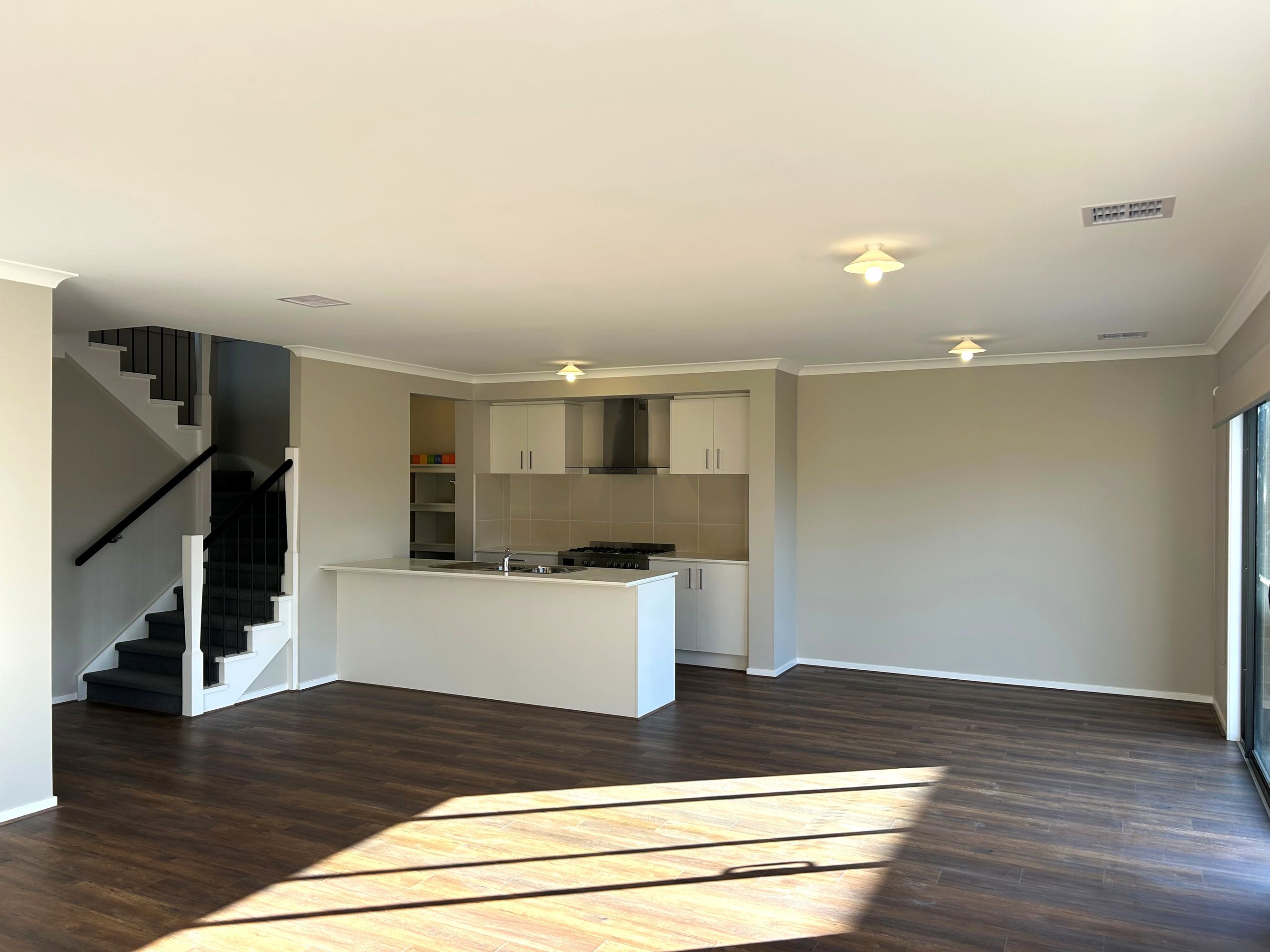 52 Lecky Road, Officer - Thumbnail 4
