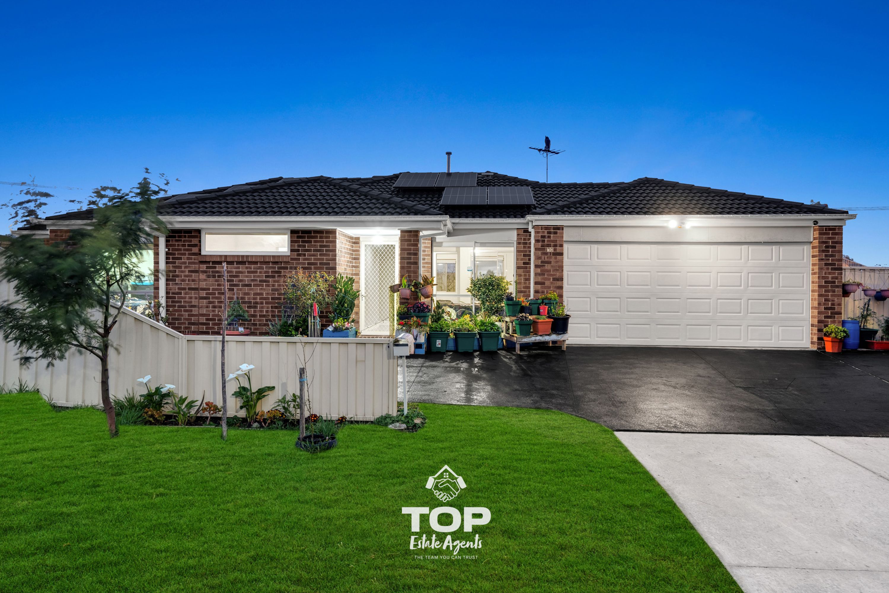 33 Sapphire Crescent, Pakenham - Thumbnail 2