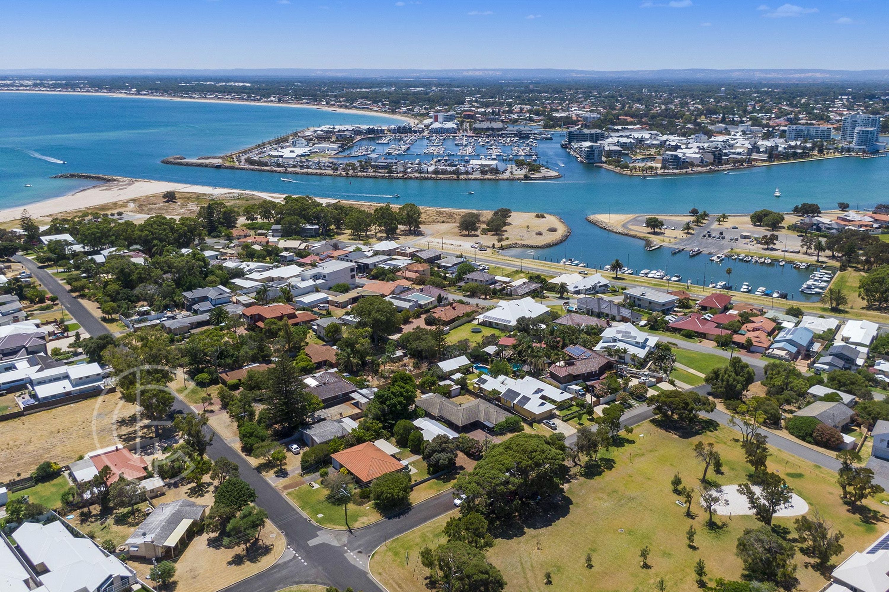 8B Cathryn Street, Halls Head, WA 6210, Halls Head - Thumbnail 4