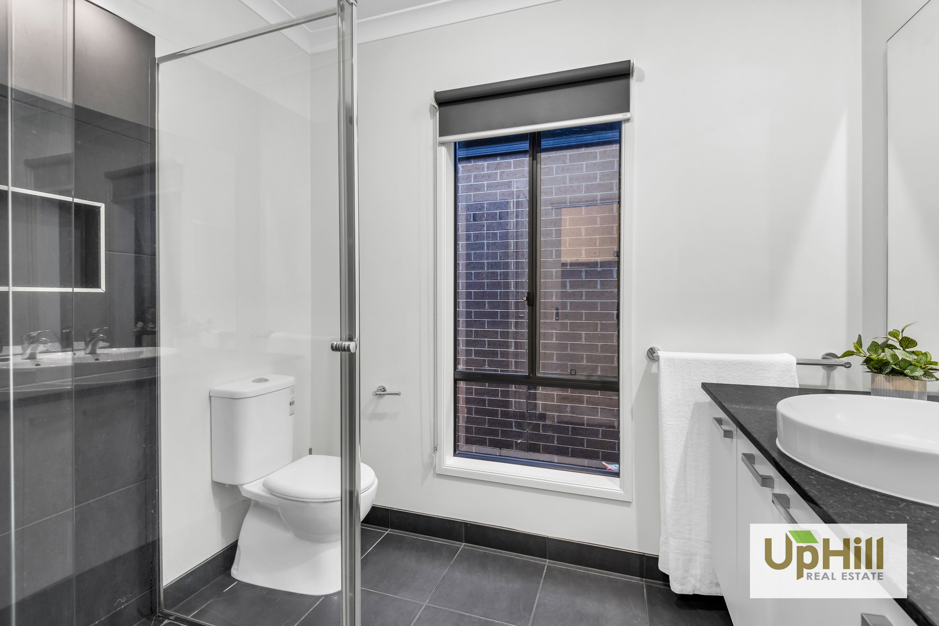40 Ritchie Drive, Clyde North - Thumbnail 4