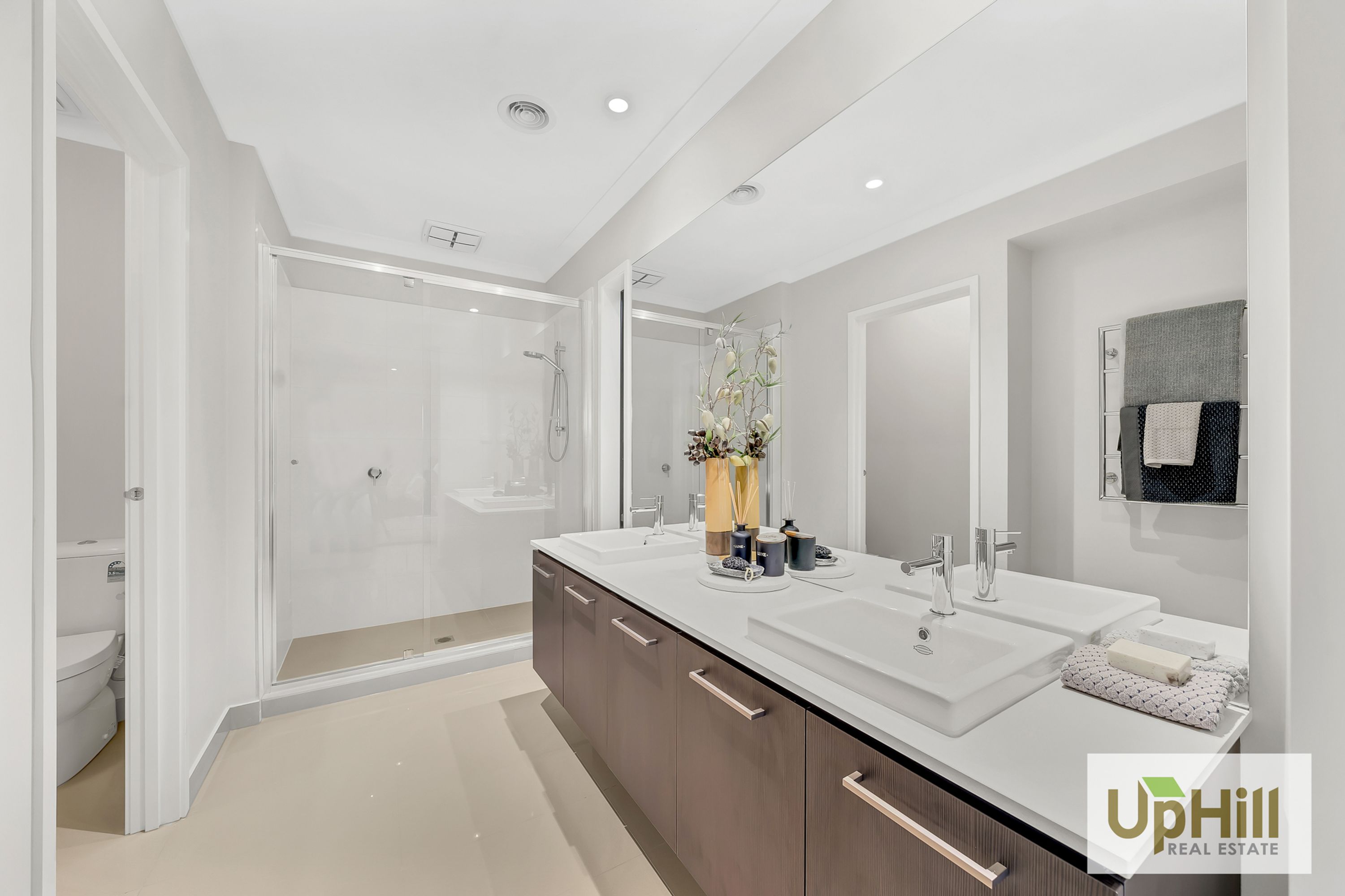 17 PABLO DRIVE, Clyde North - Thumbnail 2