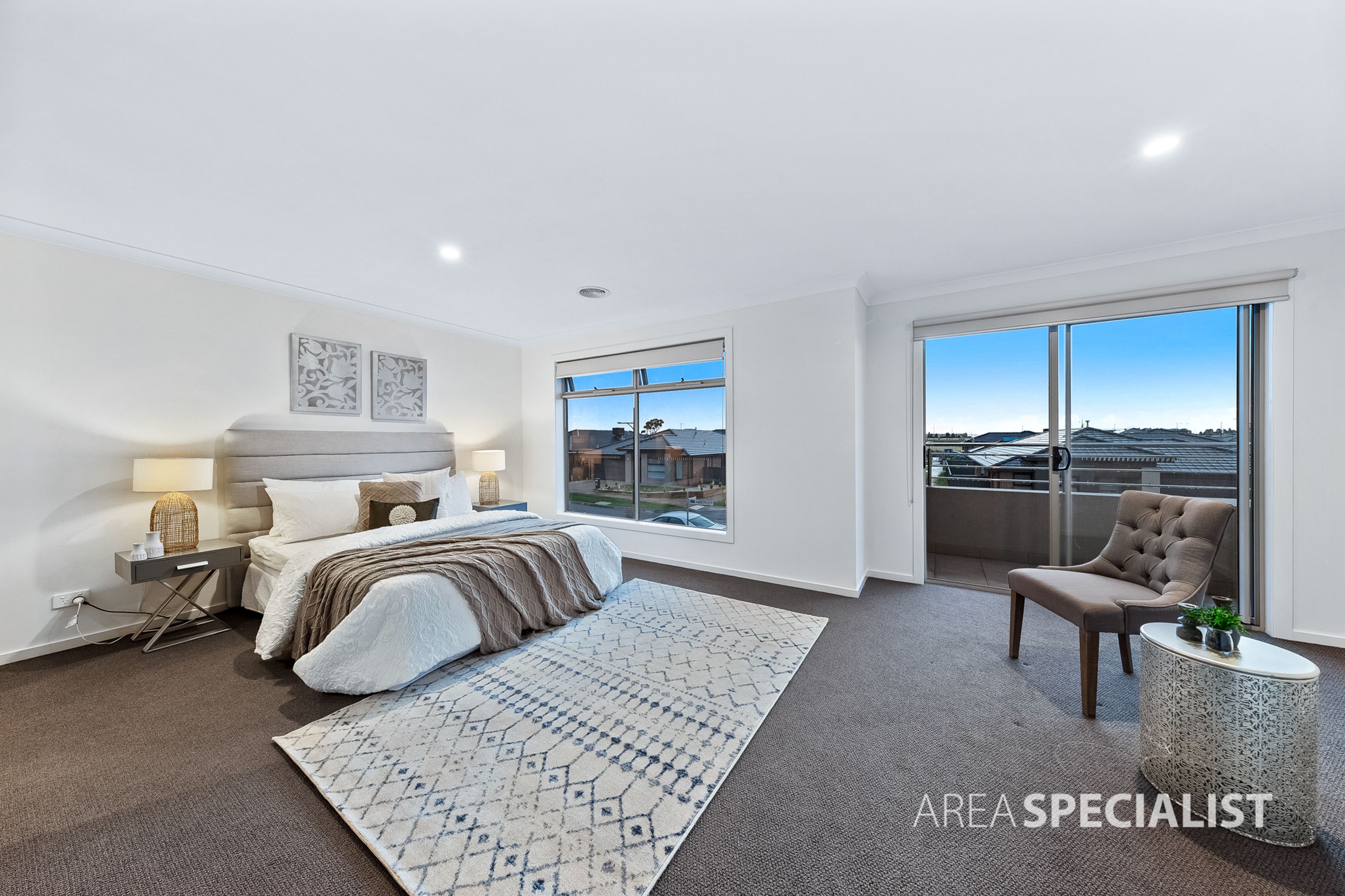 35 Ambervue Drive, Cobblebank VIC 3338, Cobblebank - Thumbnail 4
